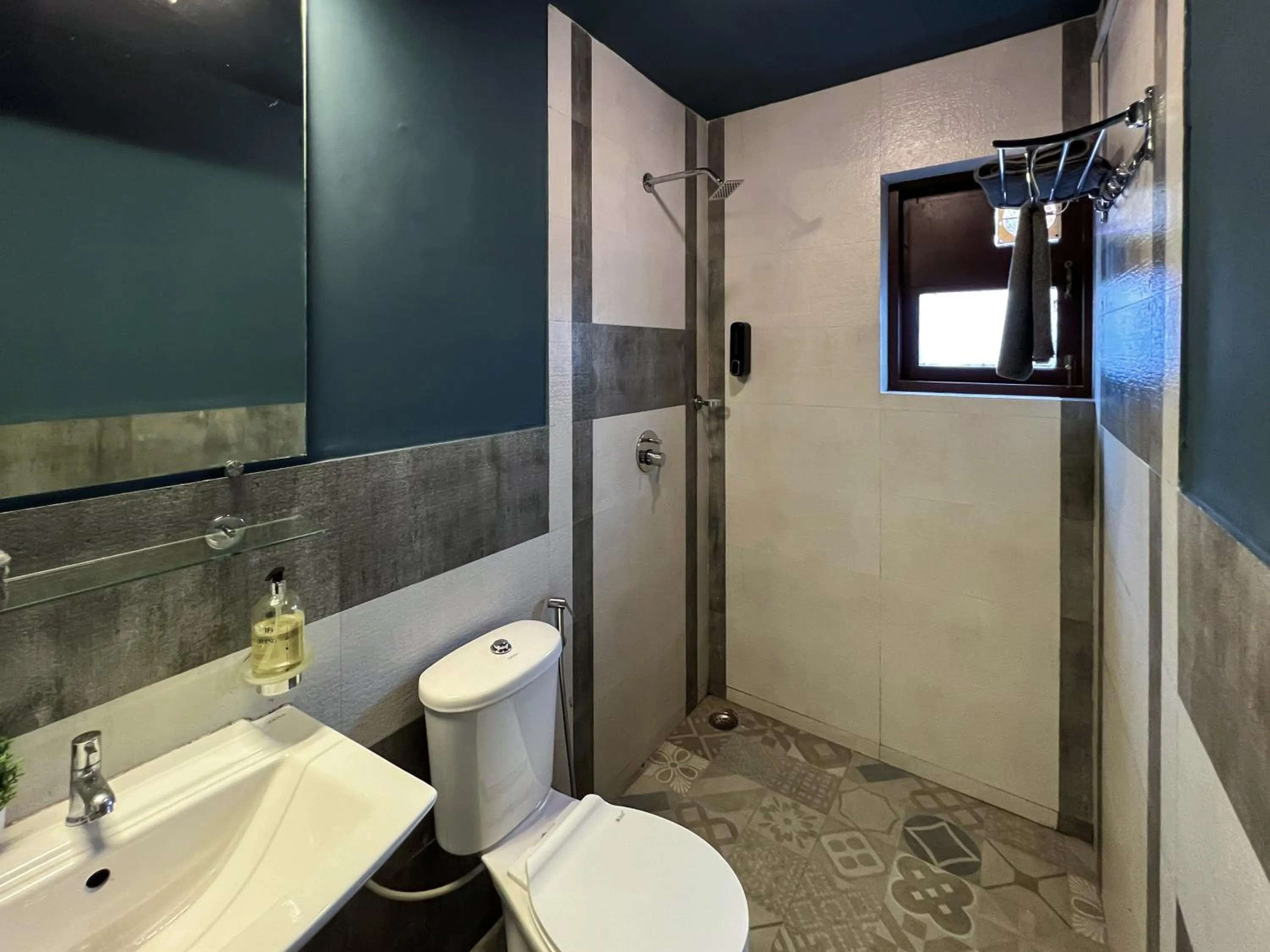 Bathroom in Whoopers Boutique Hotel, Anjuna