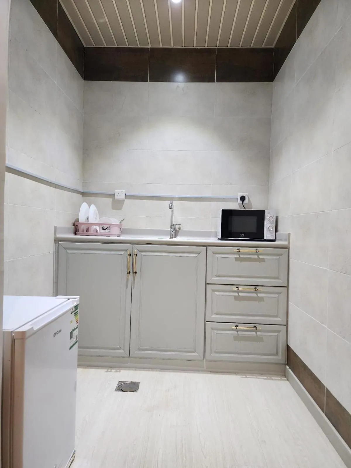 Kitchen or kitchenette in Shyan Hotel