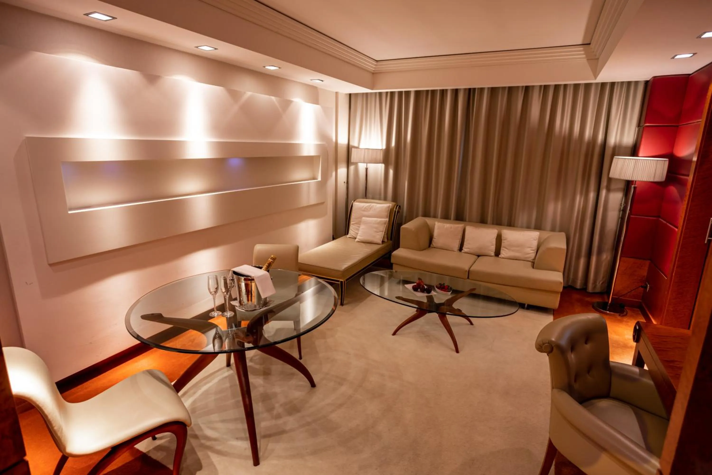 Communal lounge/ TV room in Papillo Hotels & Resorts Roma