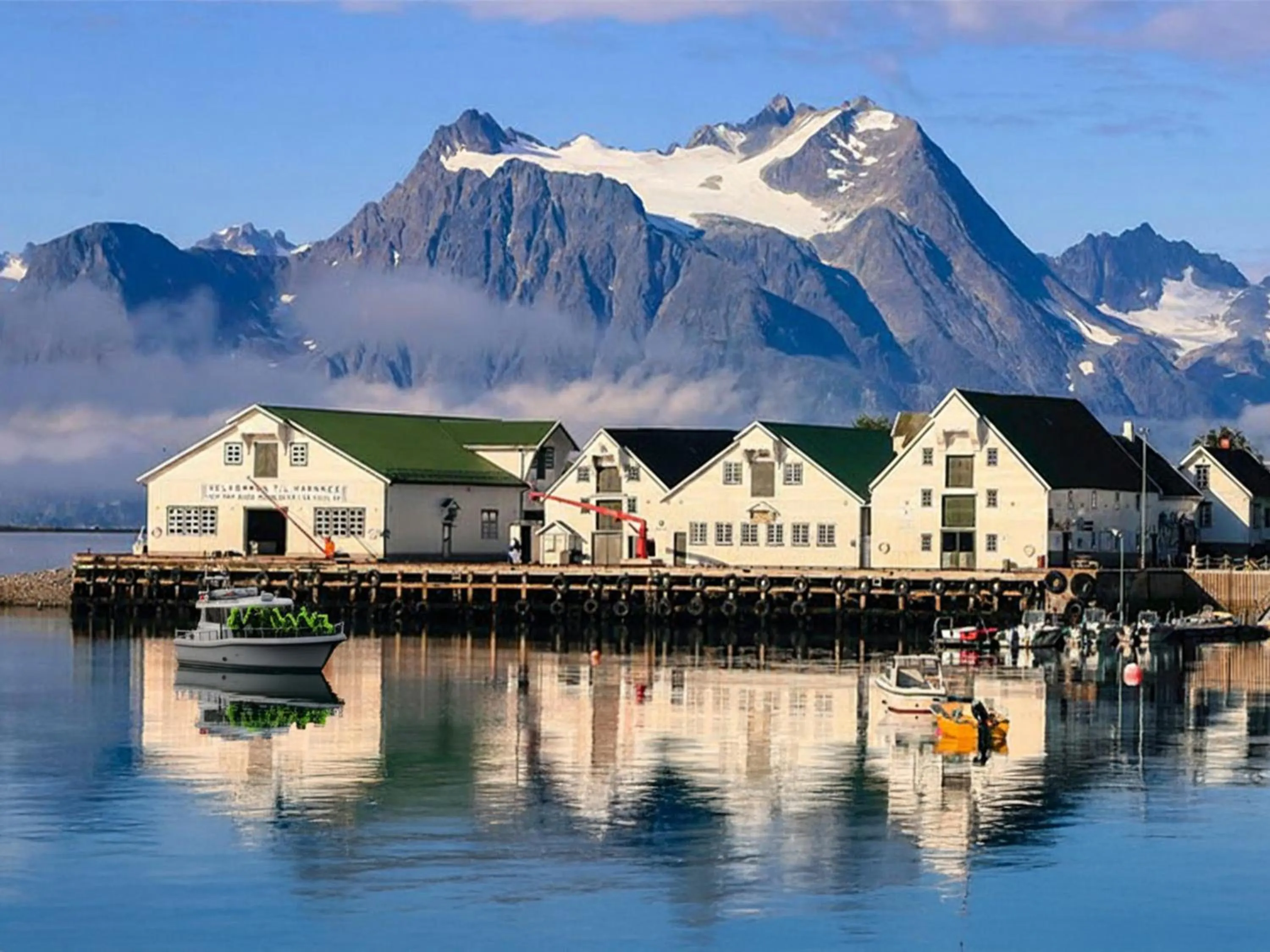 Activities in Arctic Panorama Lodge