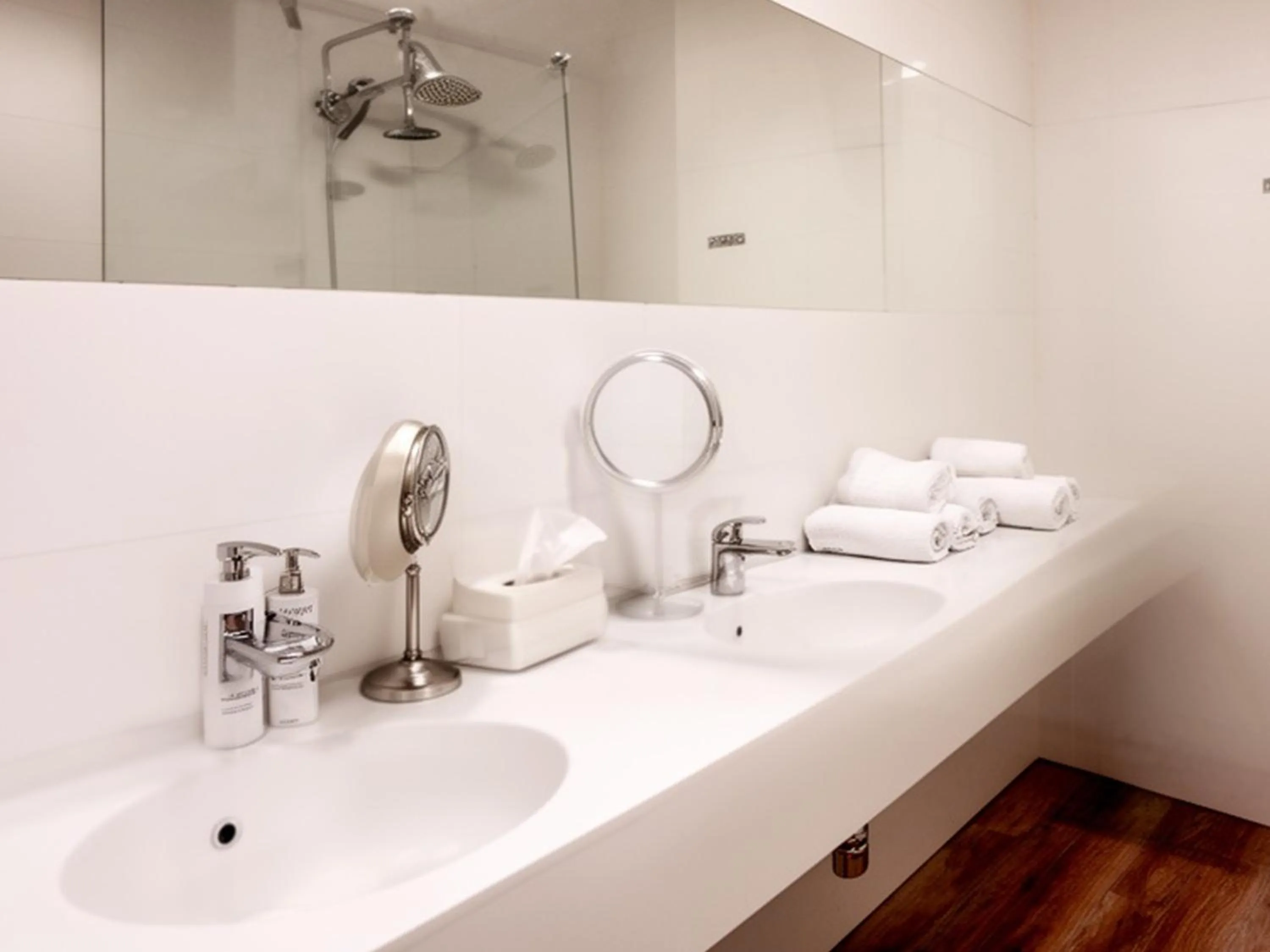 Bathroom in Arctic Panorama Lodge