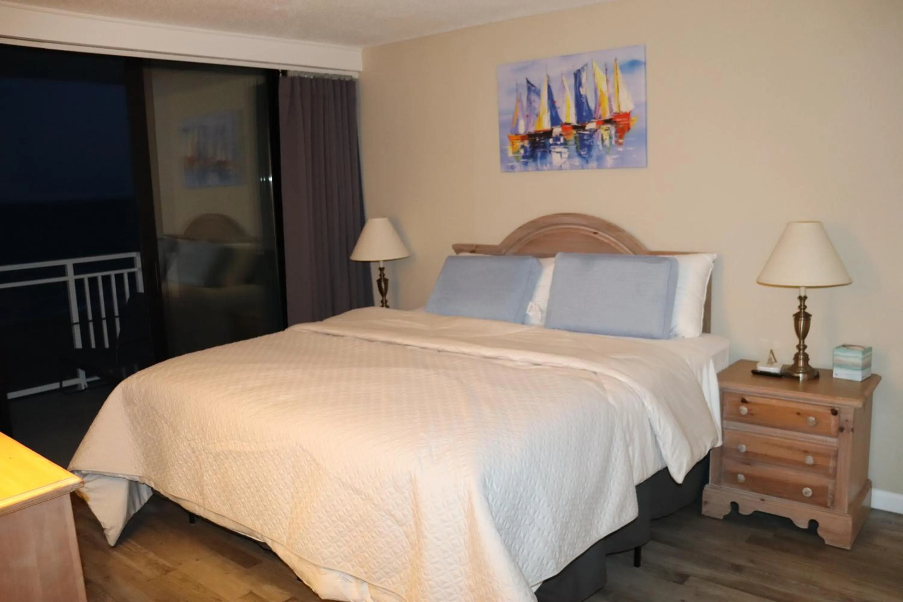 Balcony/Terrace, Bed in Beach Luxury Oceanfront