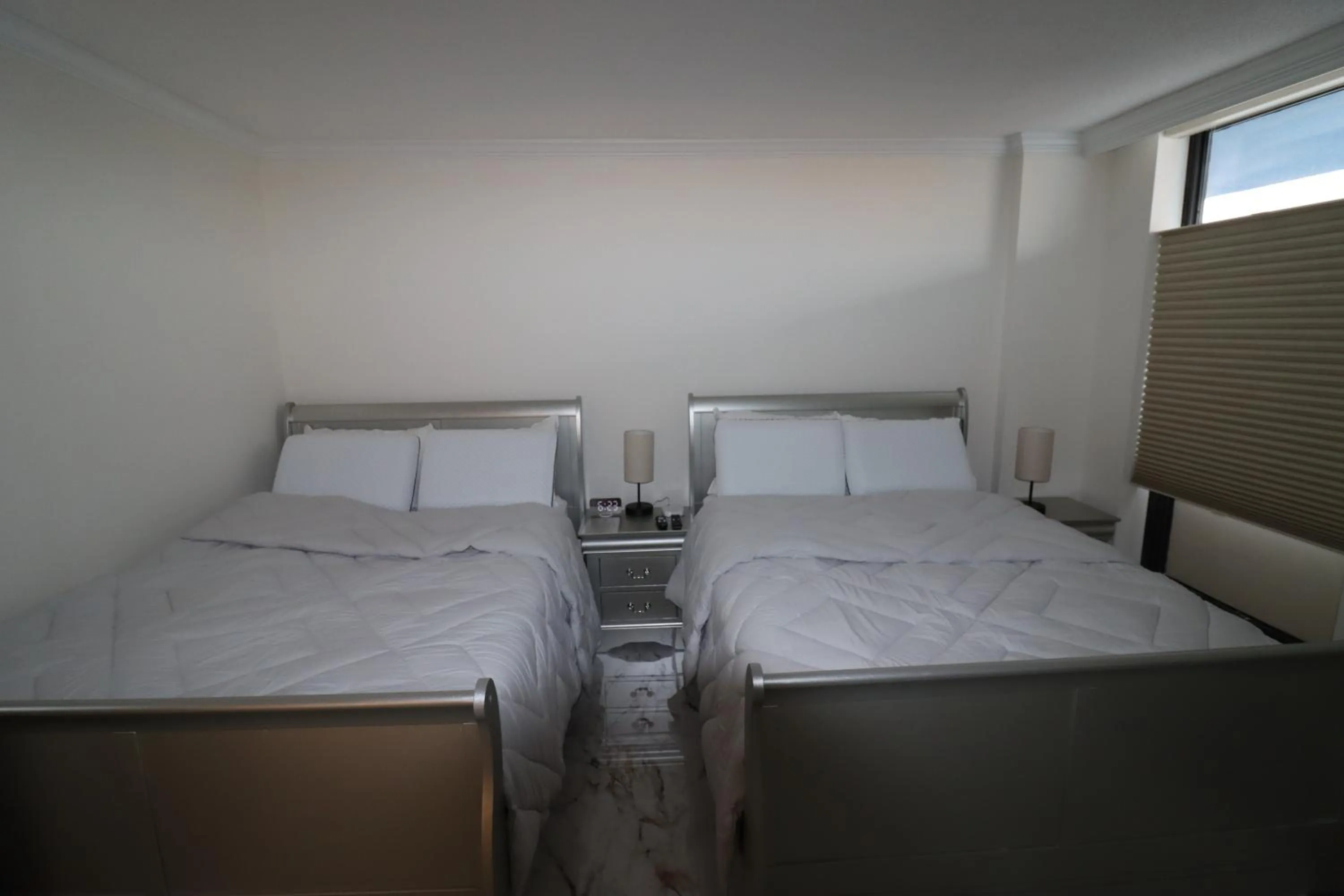 Bedroom, Bed in Beach Luxury Oceanfront