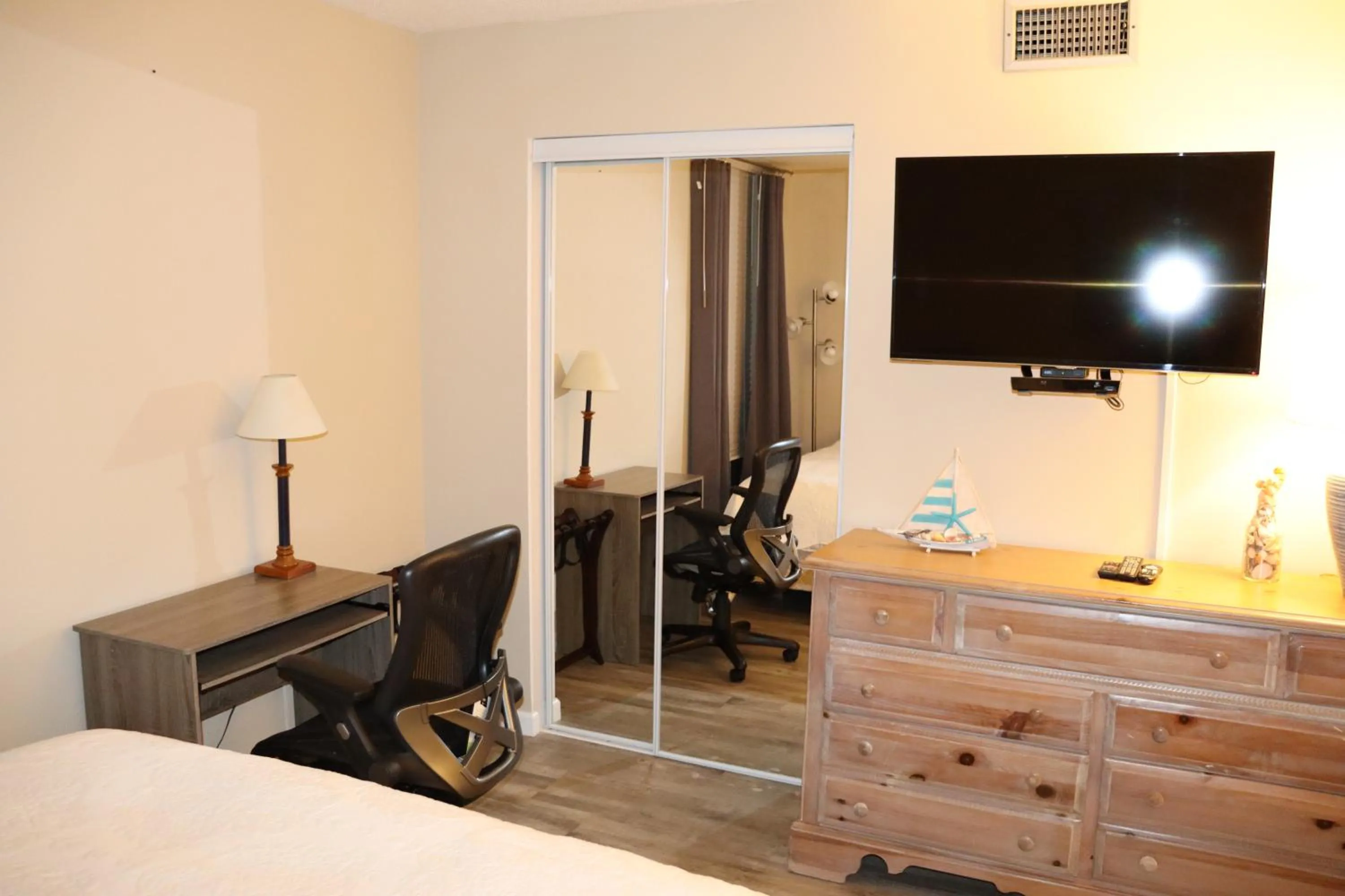 TV and multimedia, Bed in Beach Luxury Oceanfront