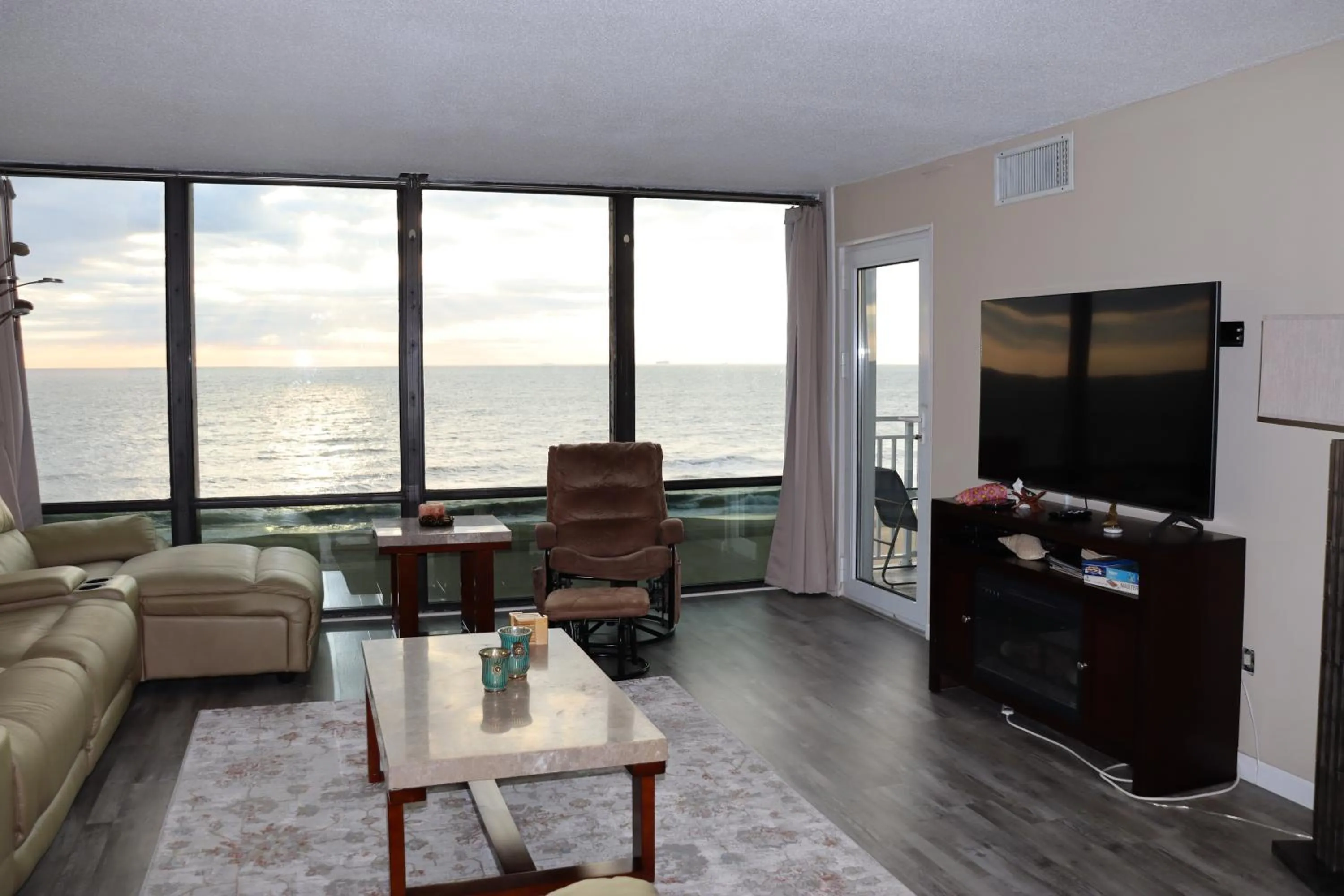 TV and multimedia in Beach Luxury Oceanfront