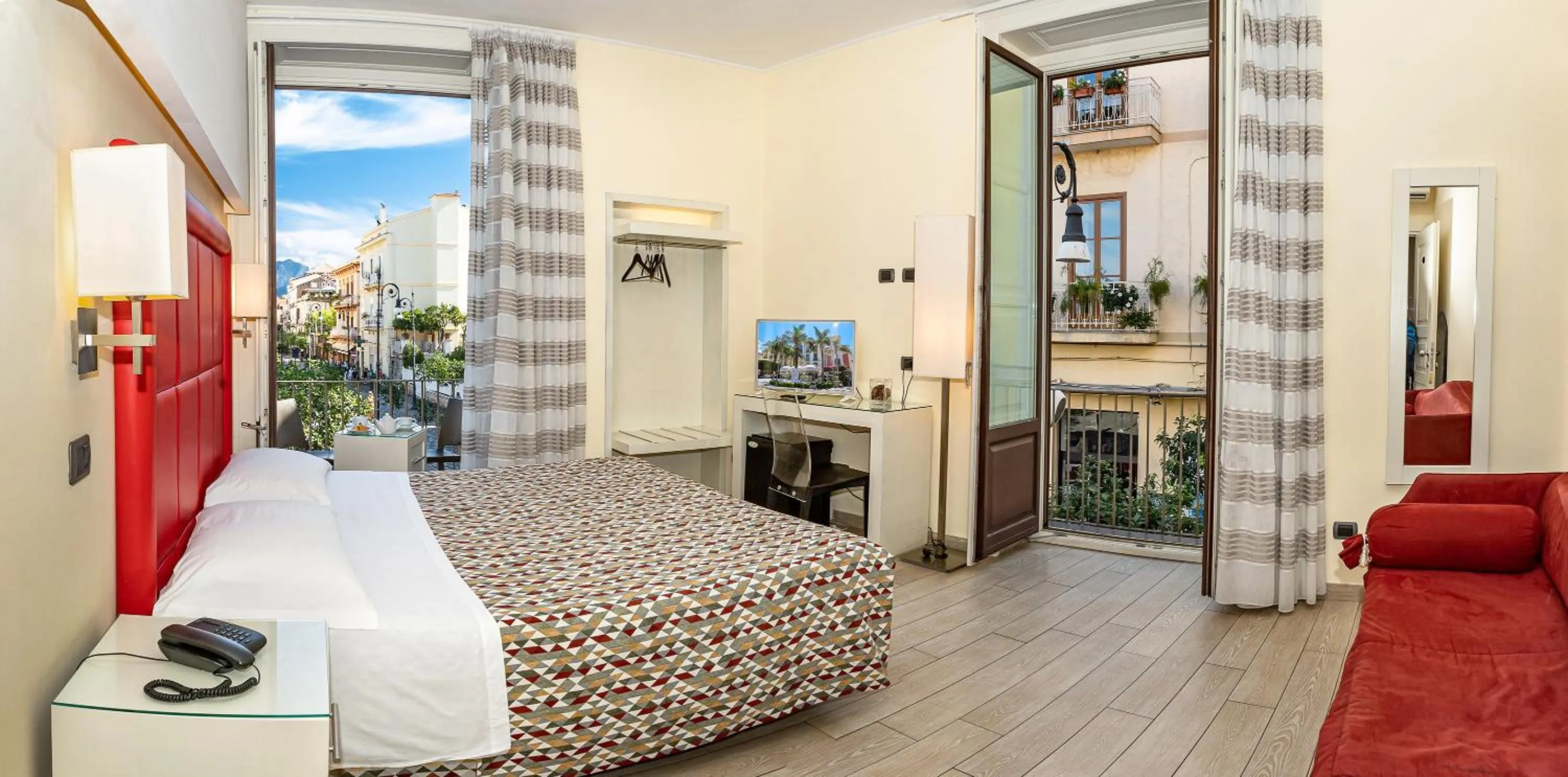 Bedroom, Bed in Blurooms