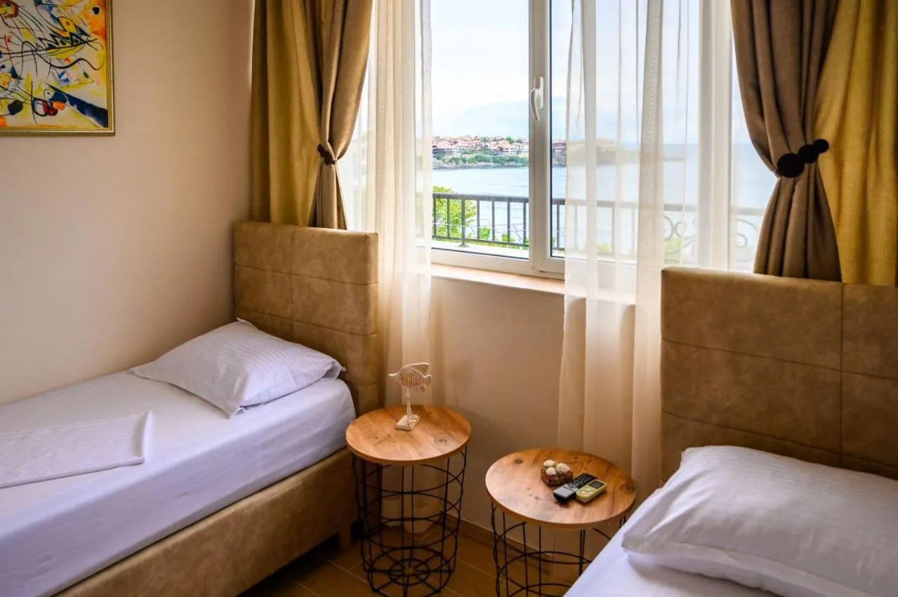 Bed in Effect Saint Mina