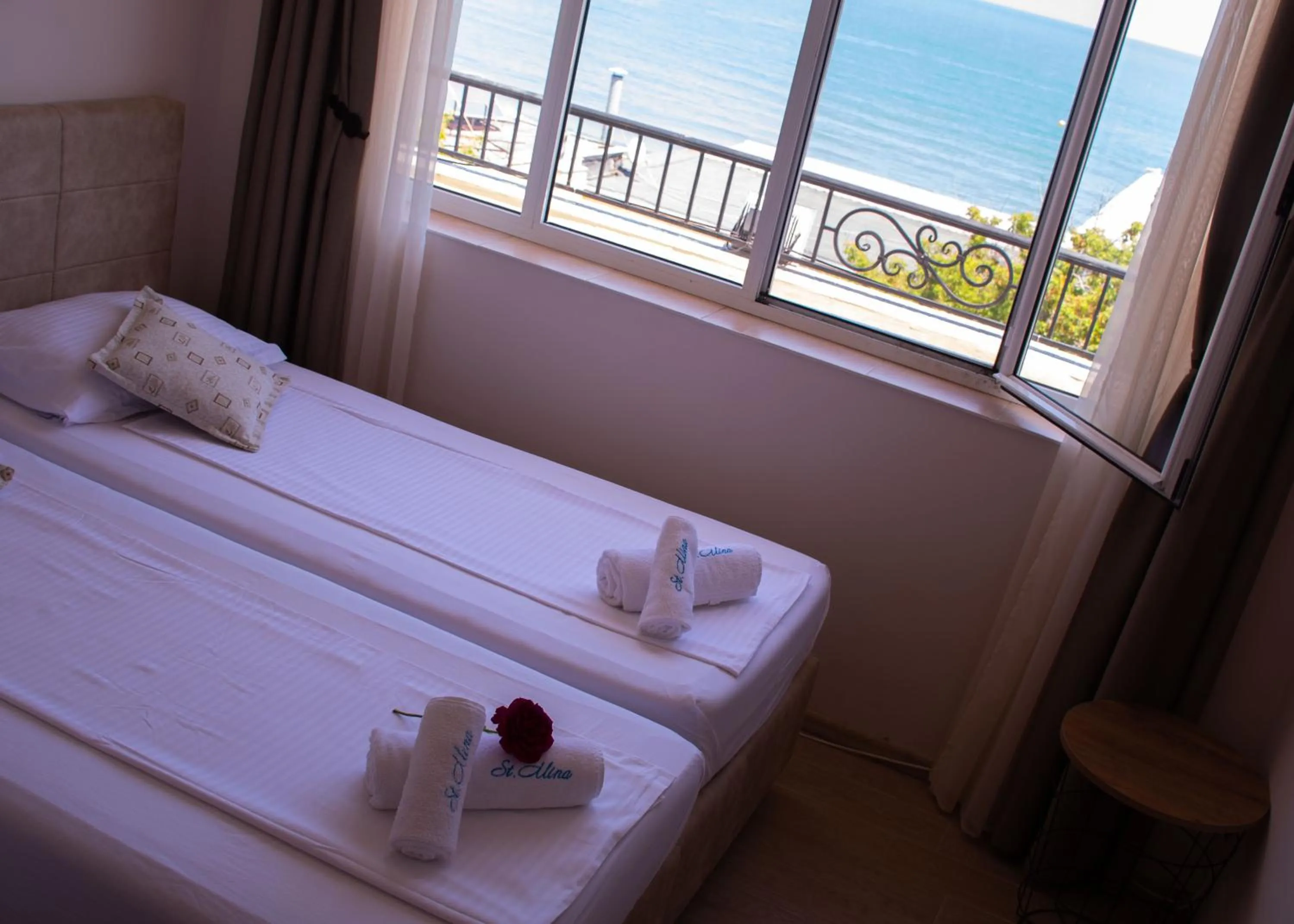 Bed in Effect Saint Mina