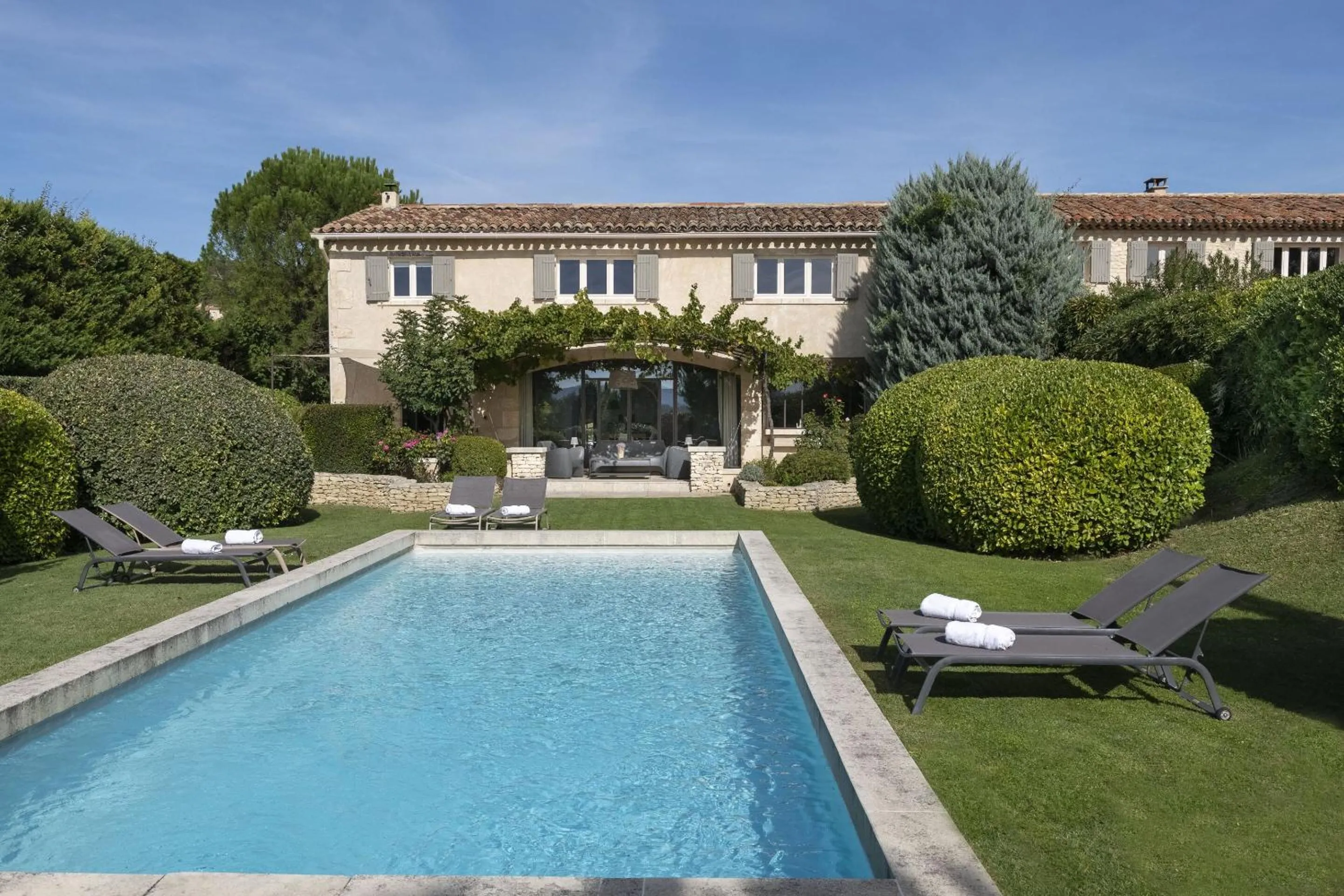 Pool view in Mas De Rosemarie