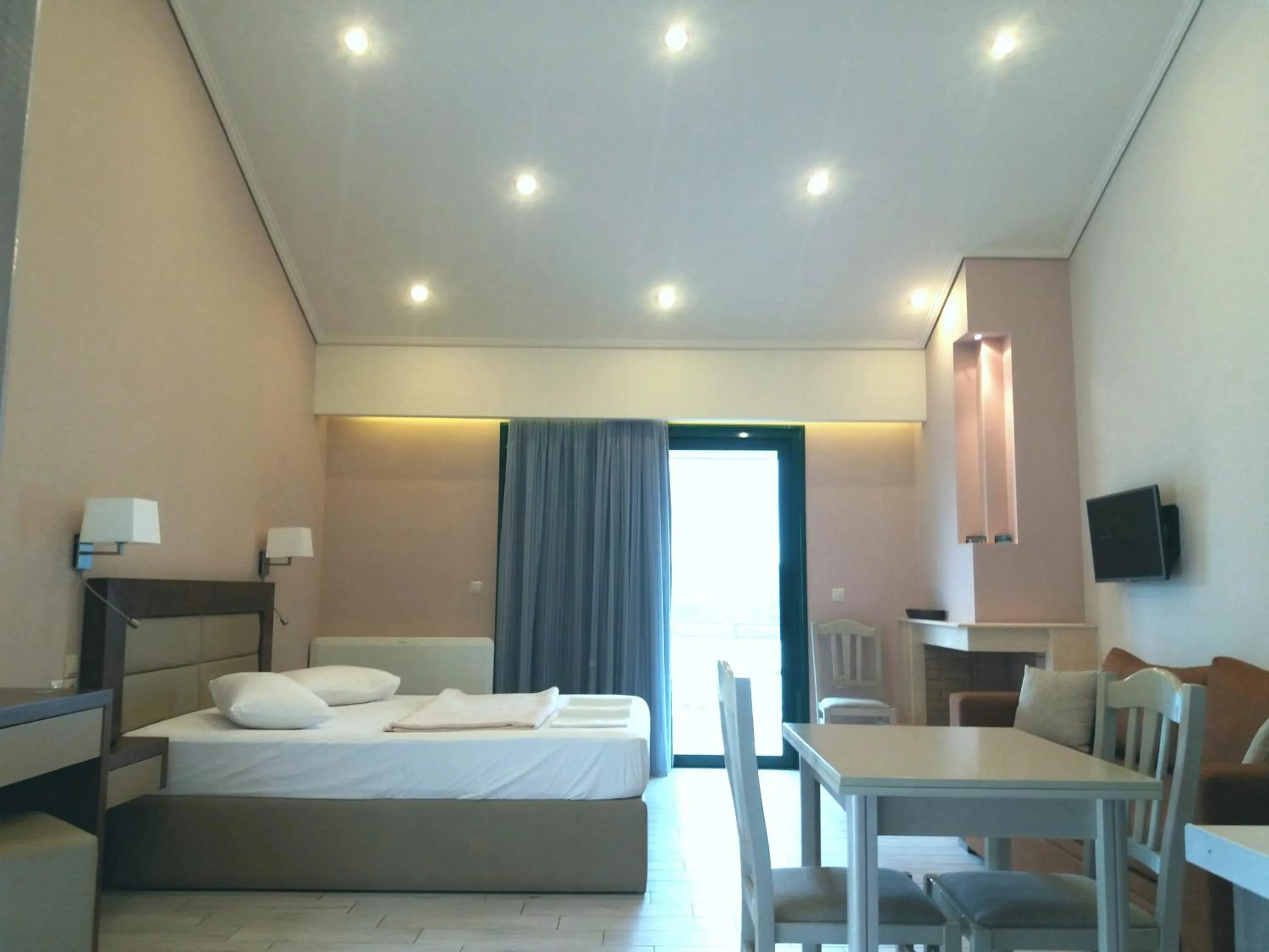 Photo of the whole room, Bed in Giannis Village Resort
