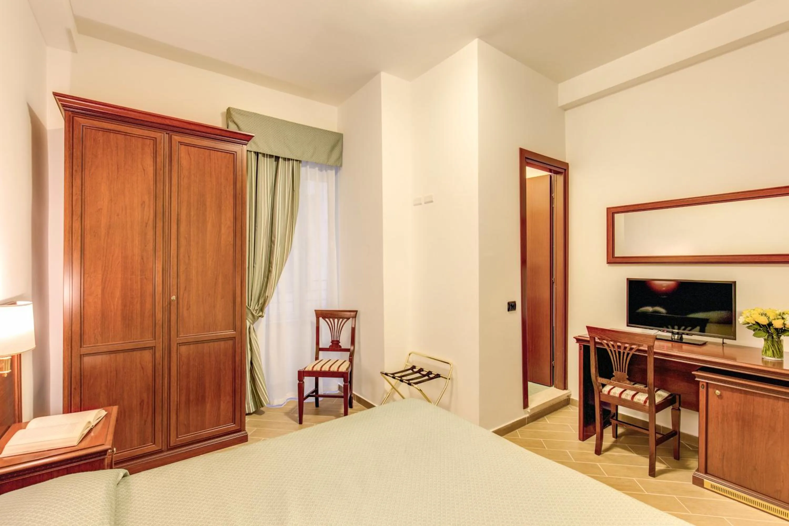 Photo of the whole room, Bed in Hotel Flavio