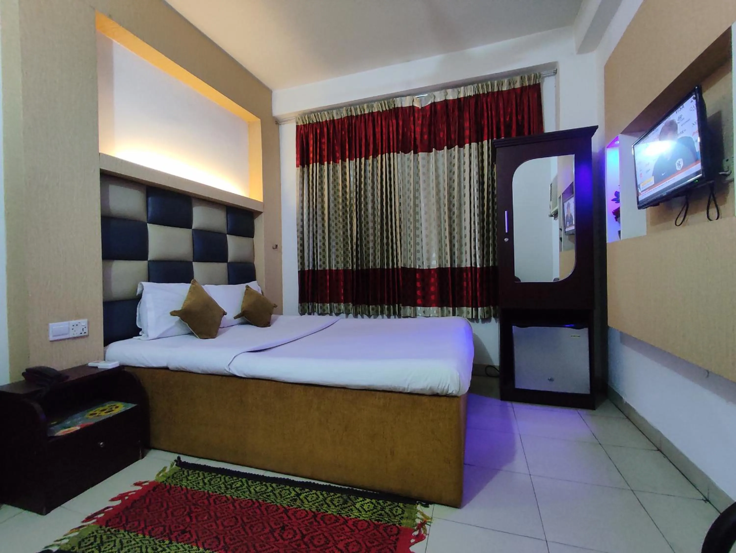 Restaurant/places to eat, Bed in White Rose Suites Ltd