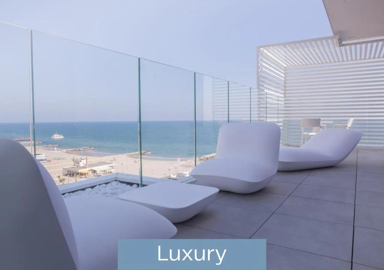 Alexandra BB & Brunch - Beach Front - Healthy XXL Breakfast & Brunch until 12 30