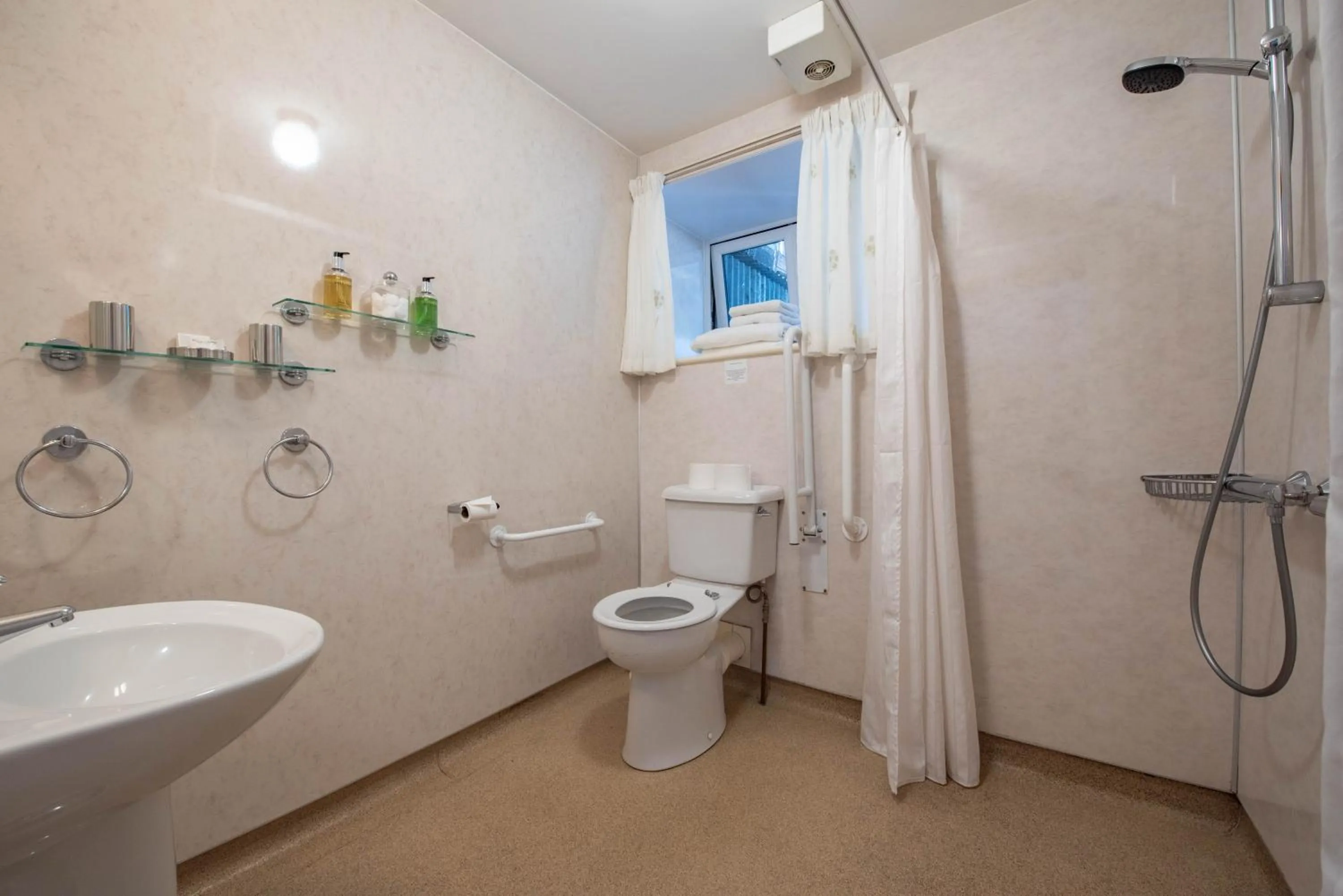 Bathroom in Rye Hill Farm