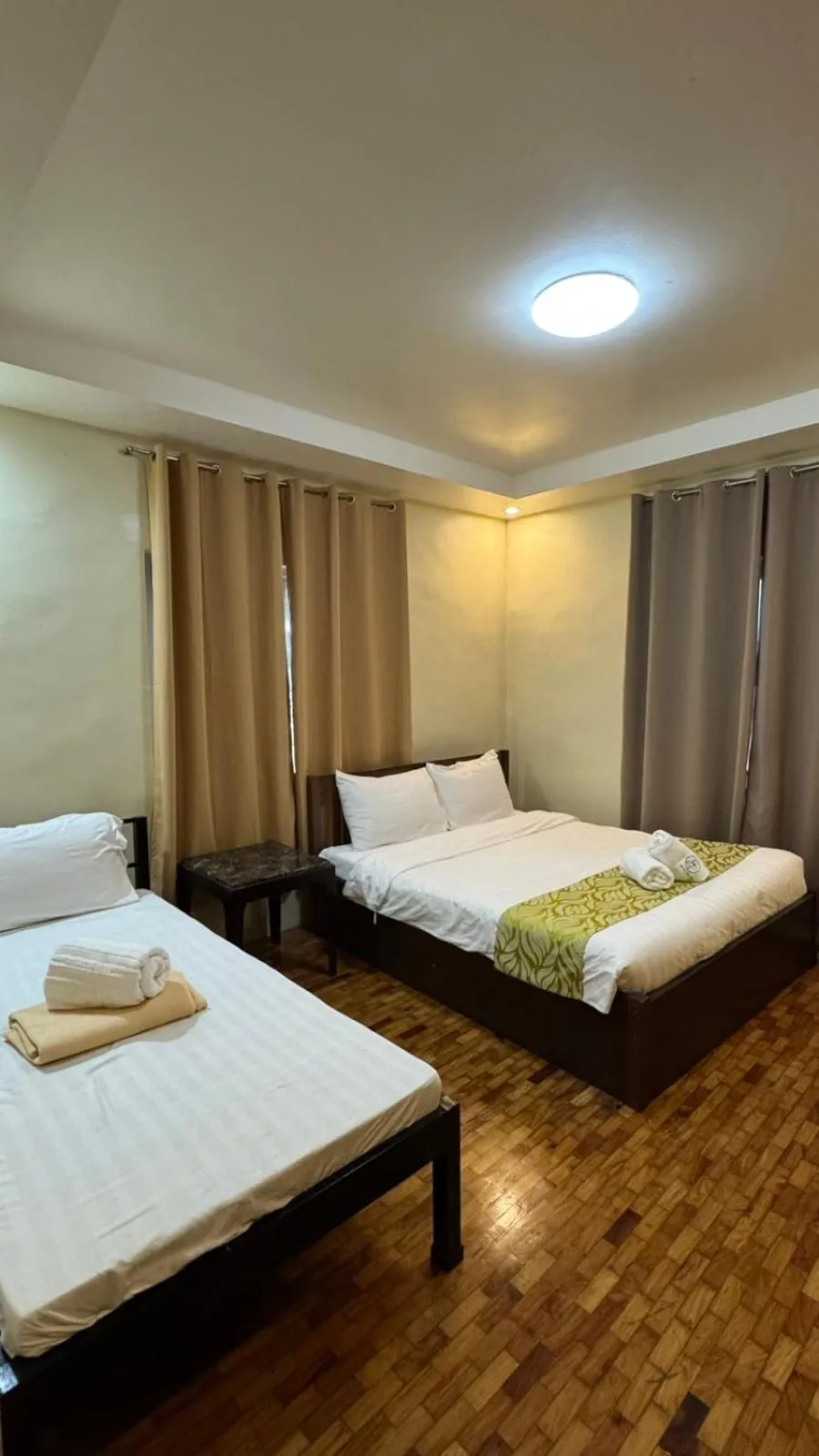 Bed in Elliannah Pines Hotel