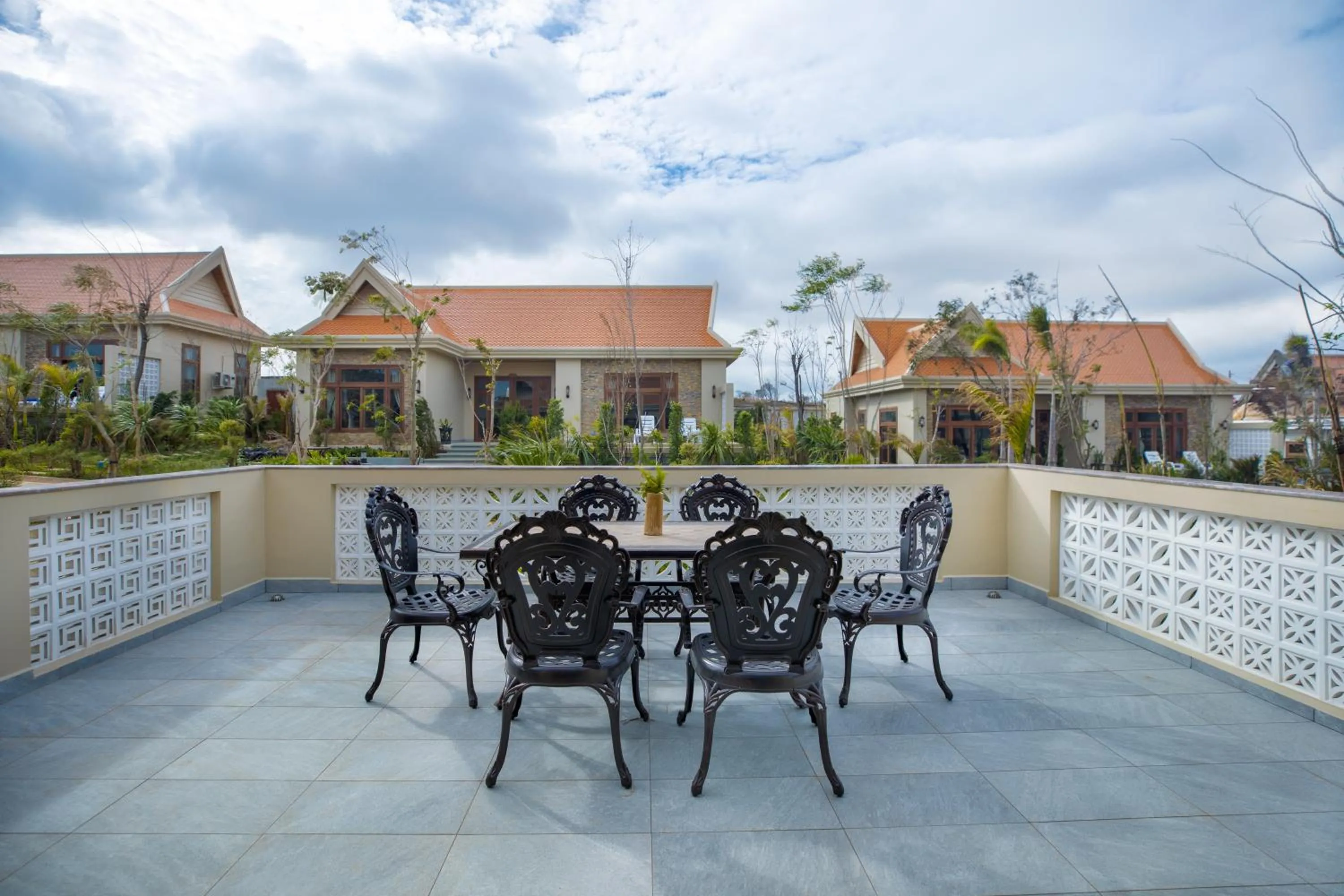 Patio in KNN Luxury Hill