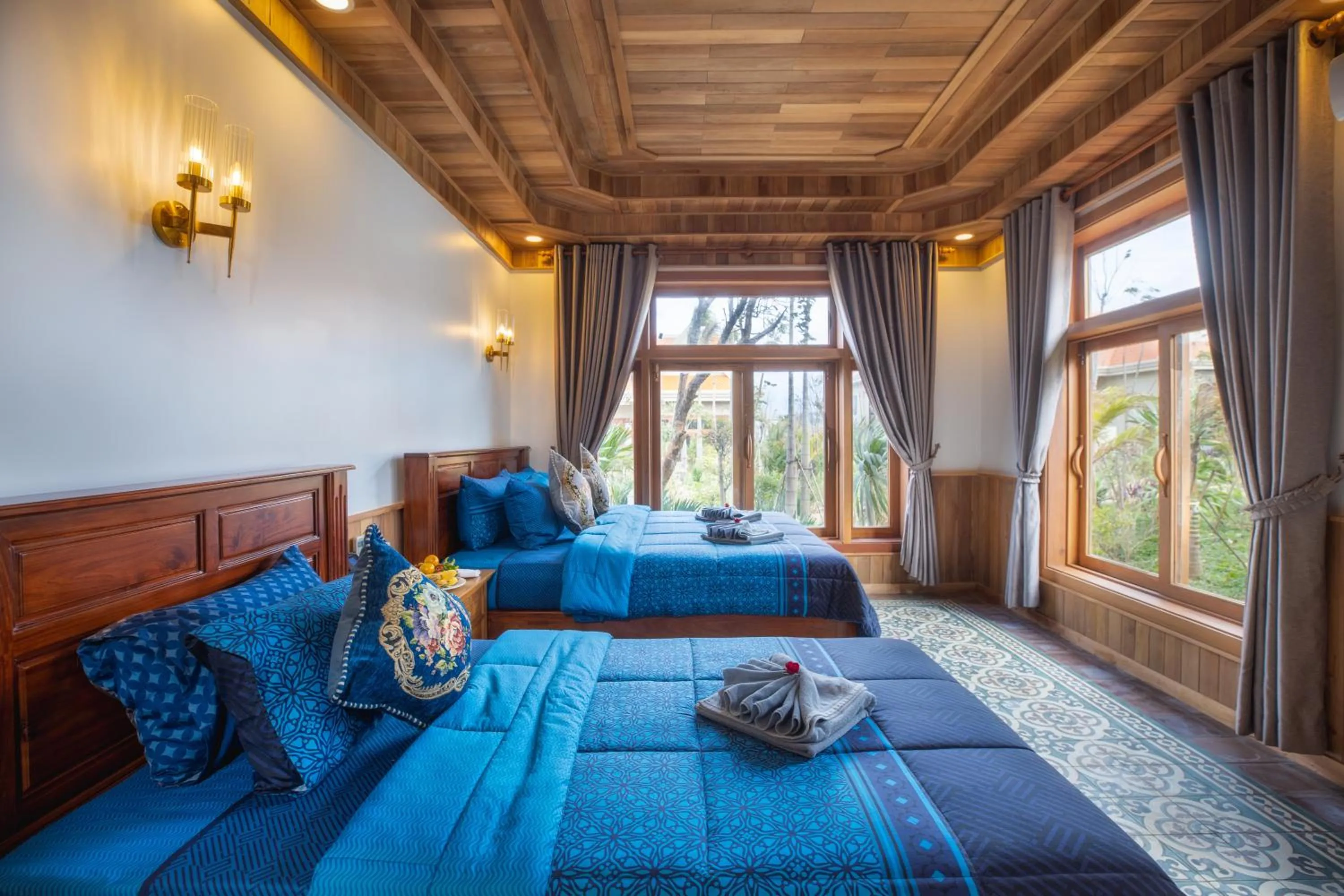 room service in KNN Luxury Hill