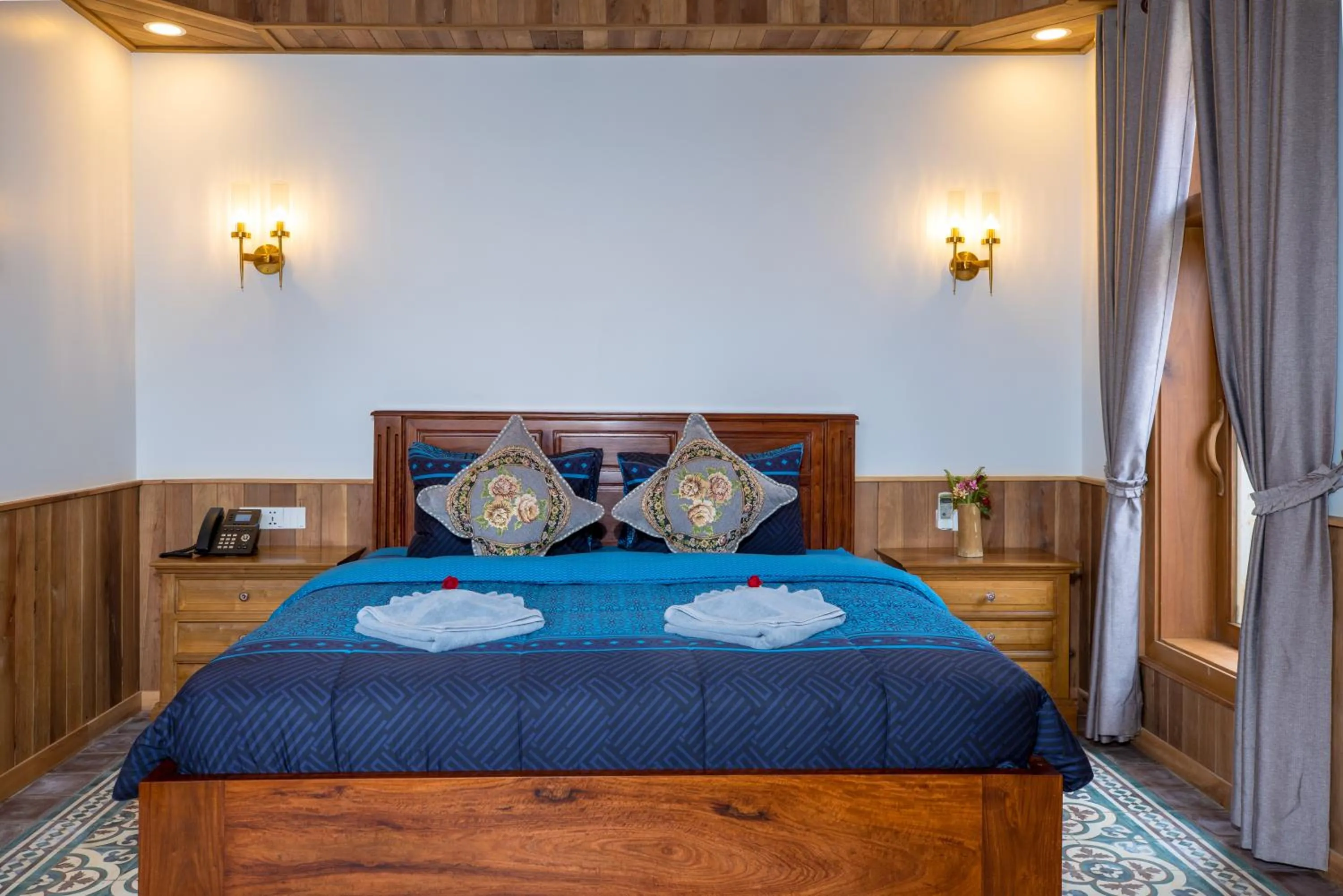 Photo of the whole room, Bed in KNN Luxury Hill