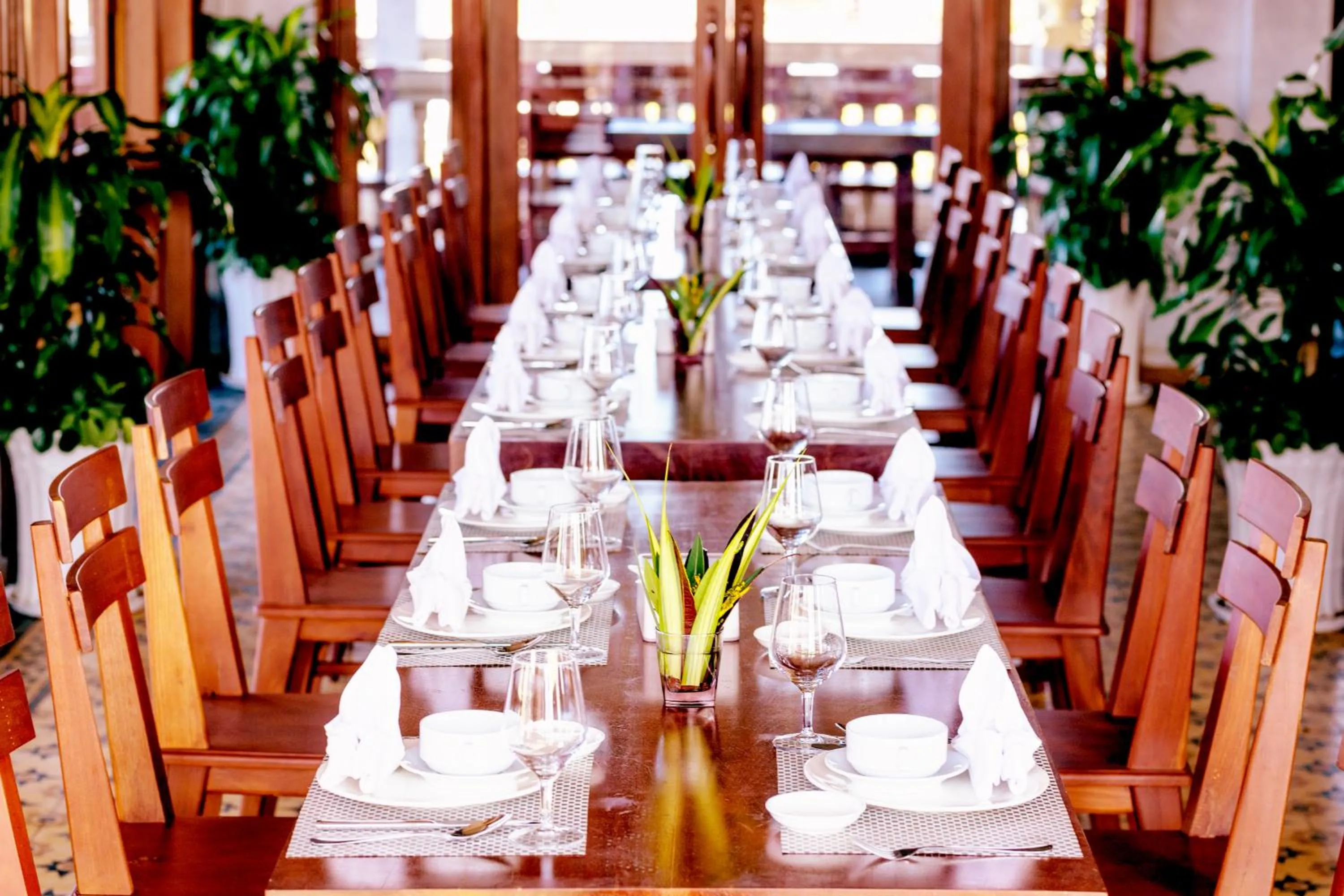 Restaurant/places to eat in KNN Luxury Hill