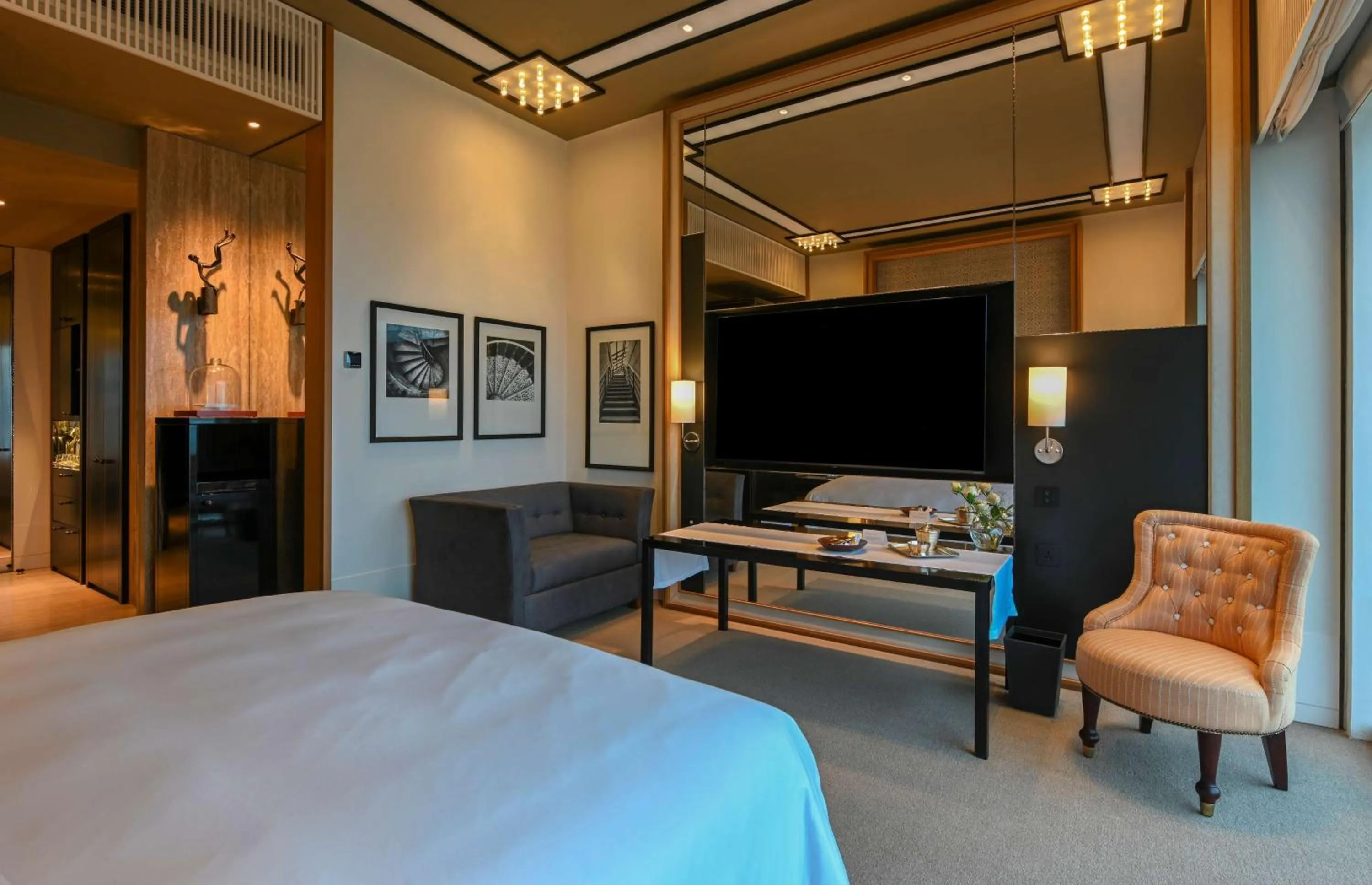 Bedroom, Bed in Grand Hyatt Gurgaon