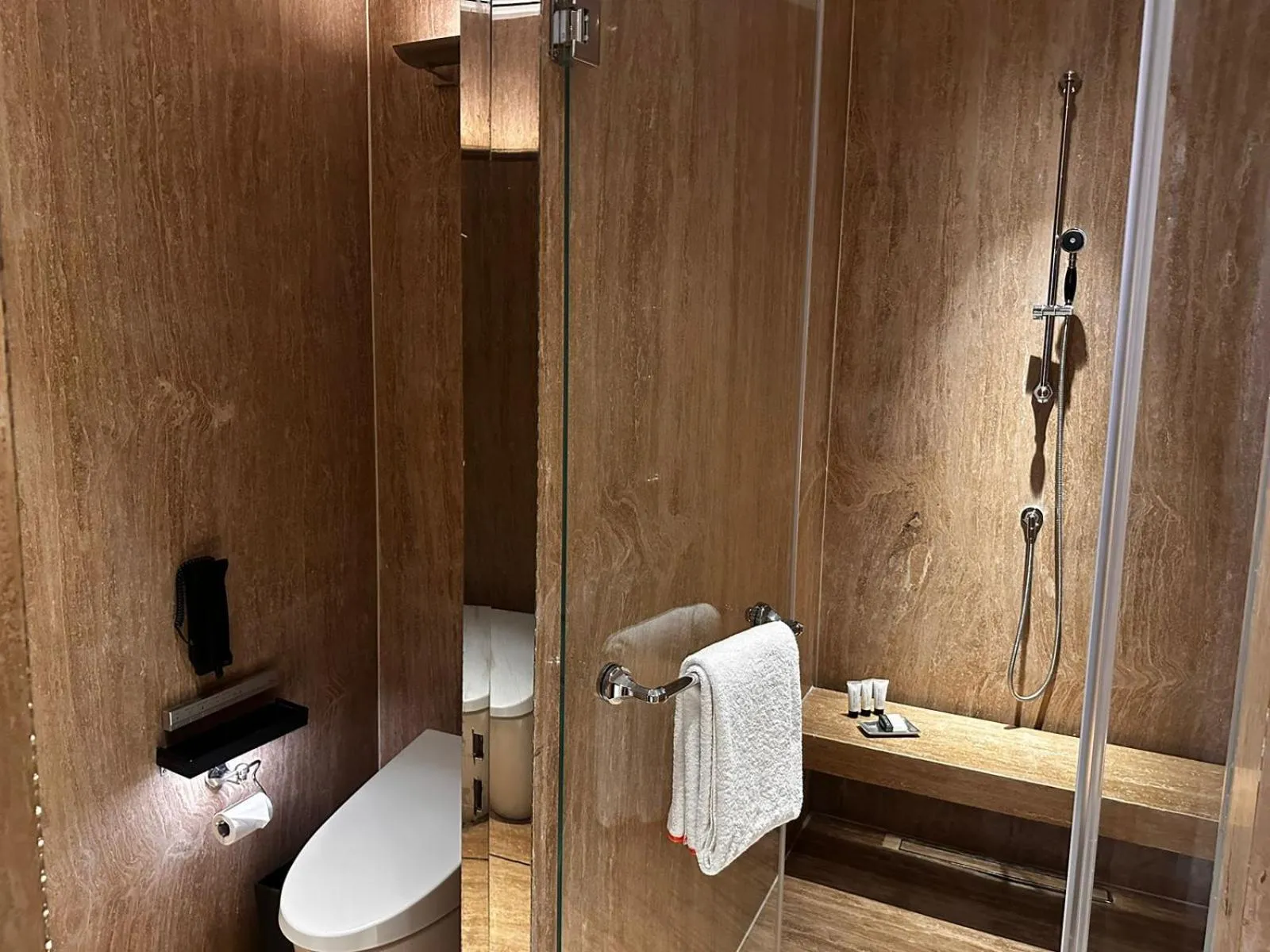 Shower in Grand Hyatt Gurgaon