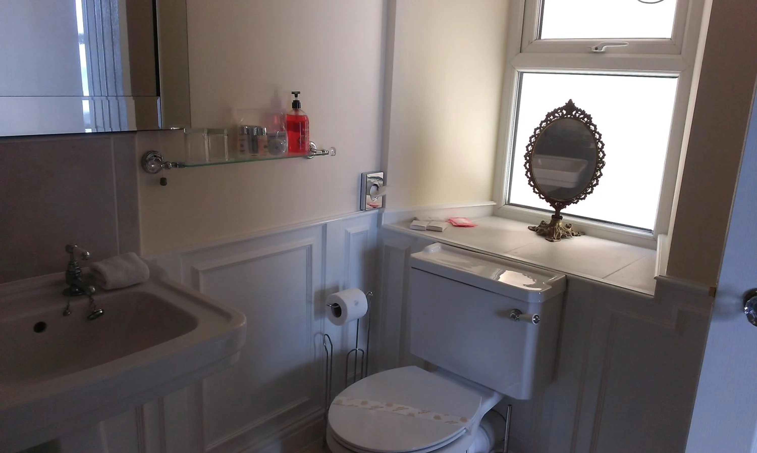 Bathroom in Min y Don Guest House