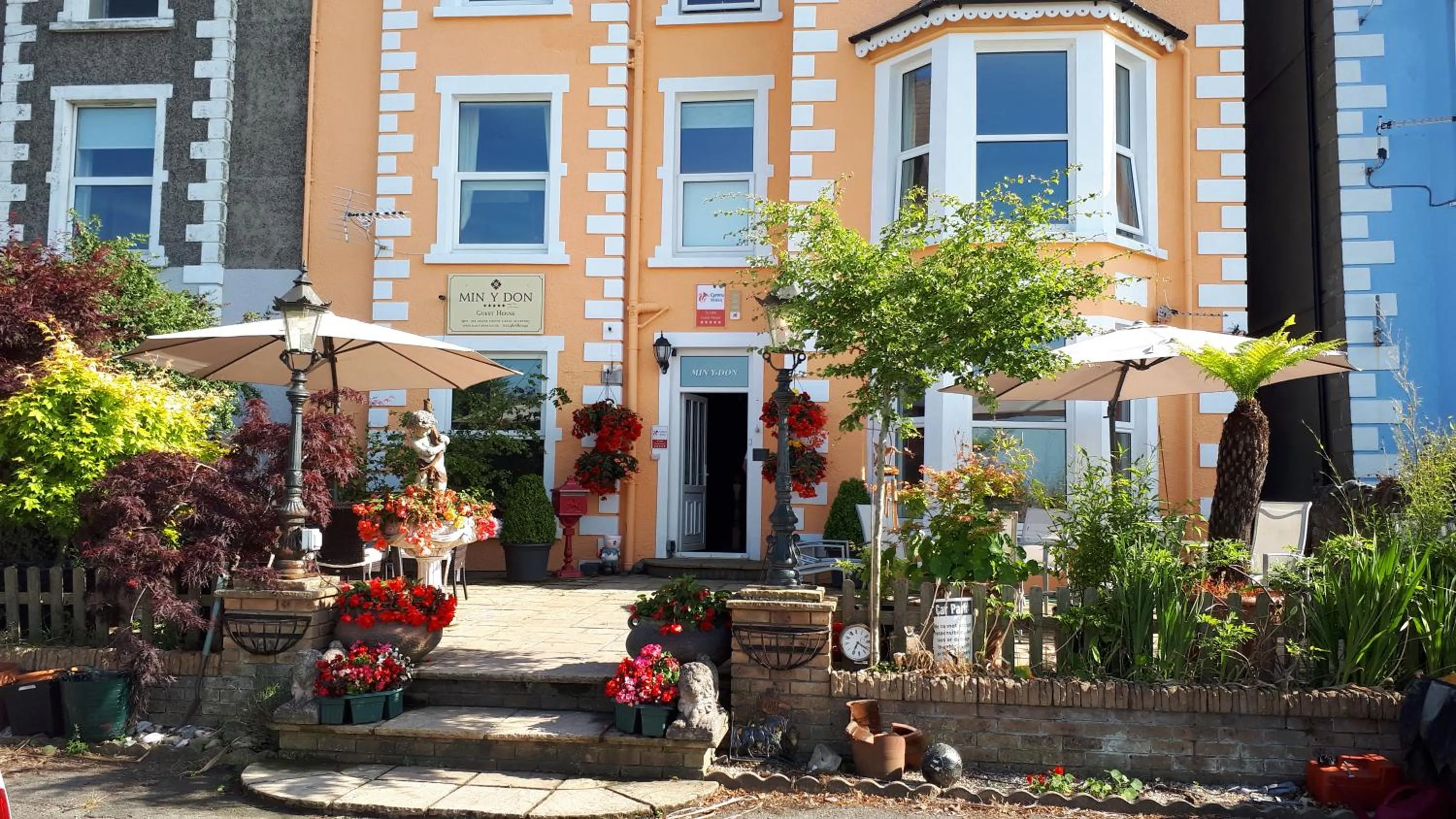 Facade/entrance in Min y Don Guest House