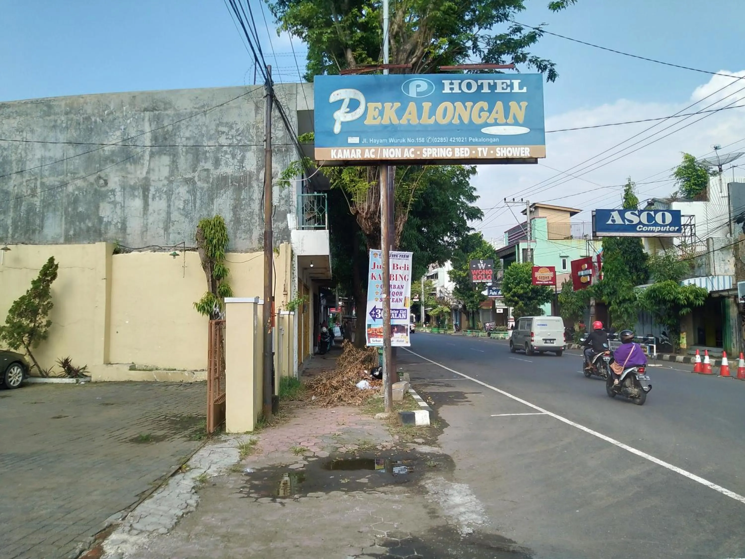 Property logo or sign in Hotel Pekalongan Syariah Mitra RedDoorz