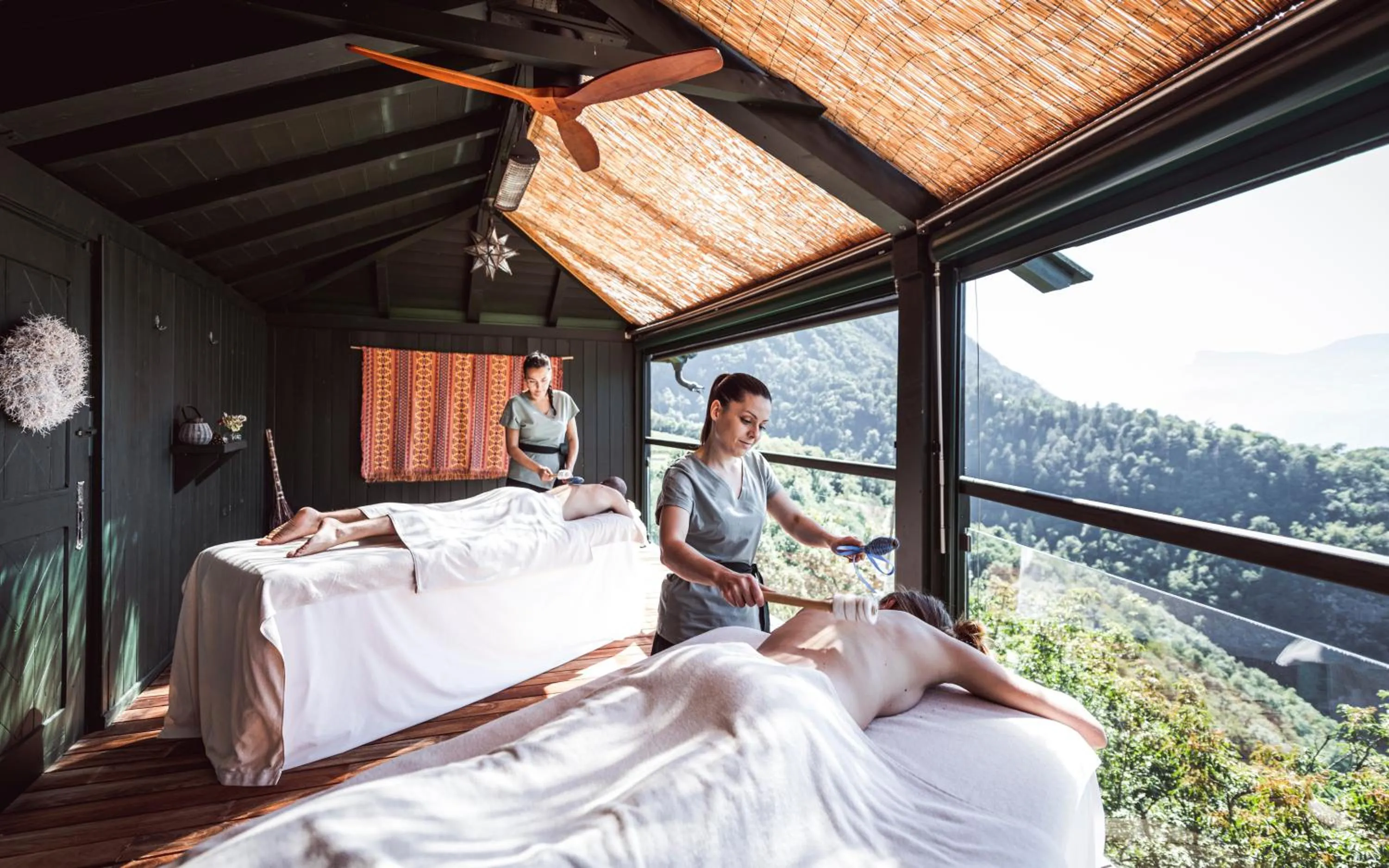 Massage, Bed in Relais & Chateaux Hotel Castel Fragsburg