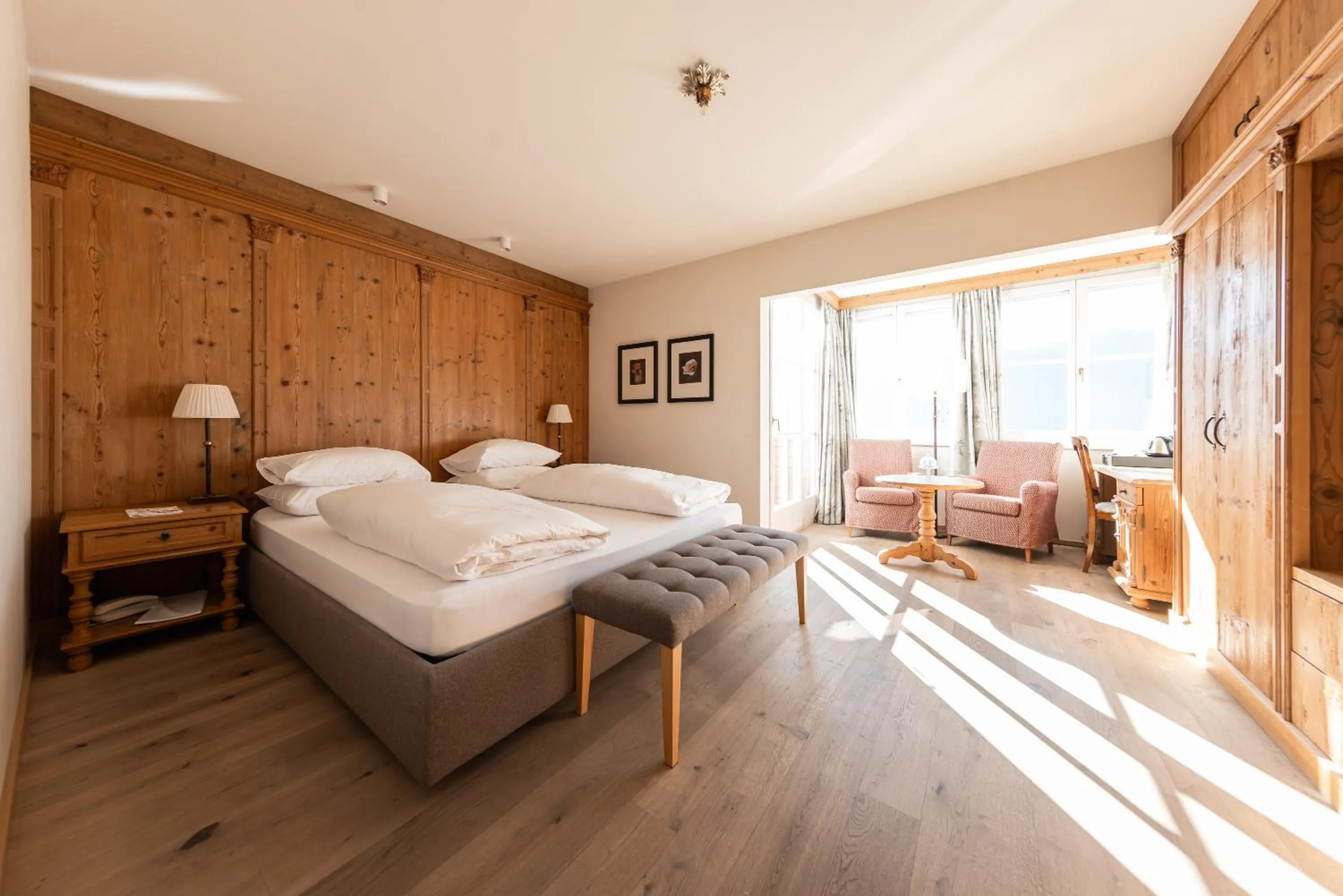 Photo of the whole room, Bed in Relais & Chateaux Hotel Castel Fragsburg