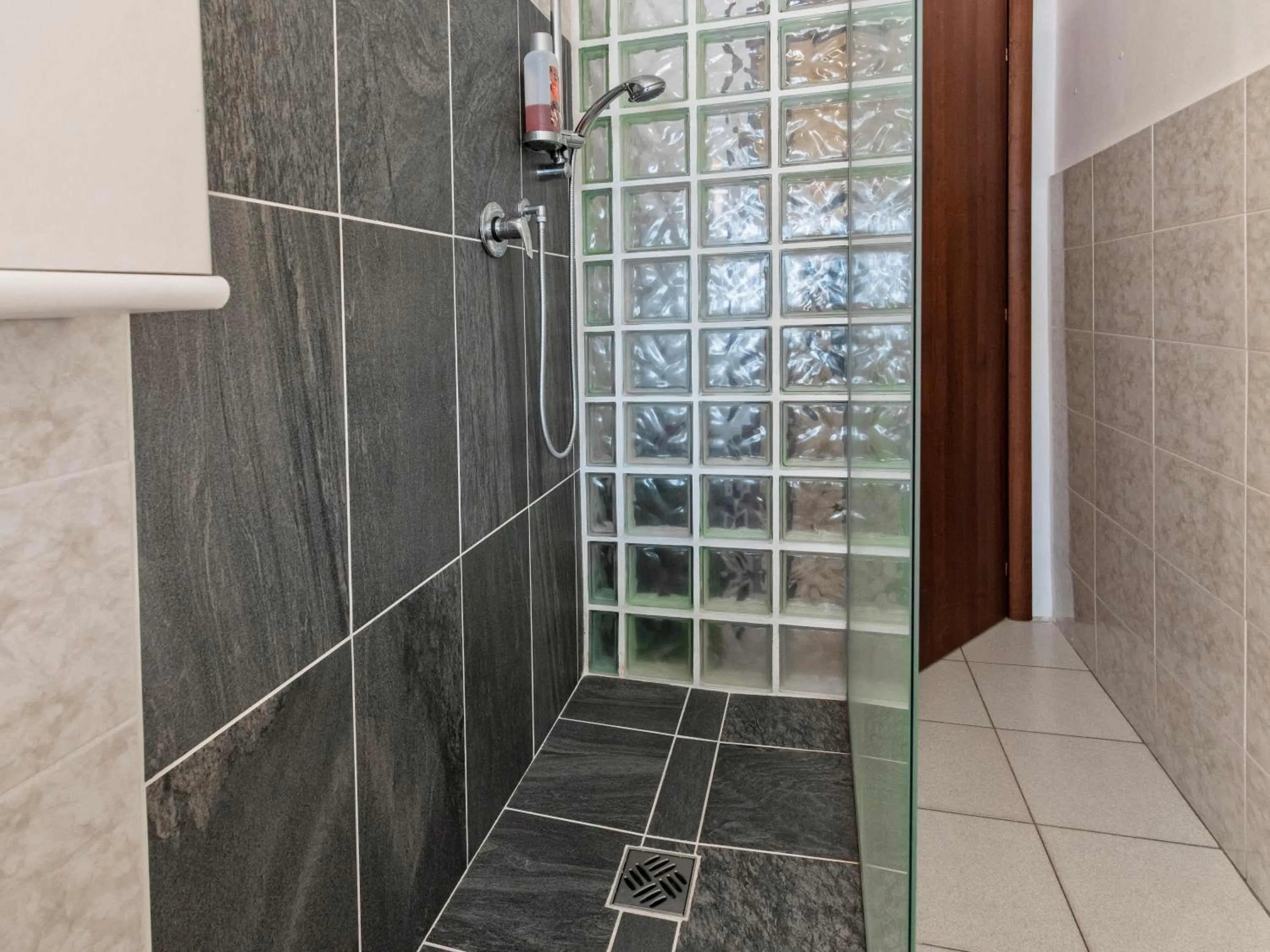 Shower in Il Broletto B&B