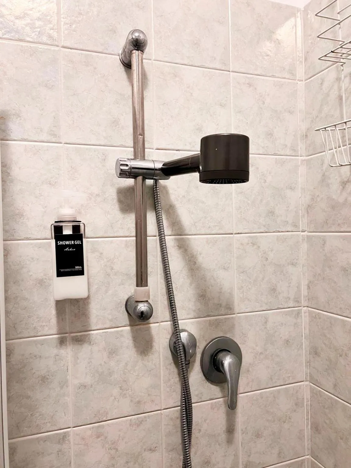 Shower in Il Broletto B&B