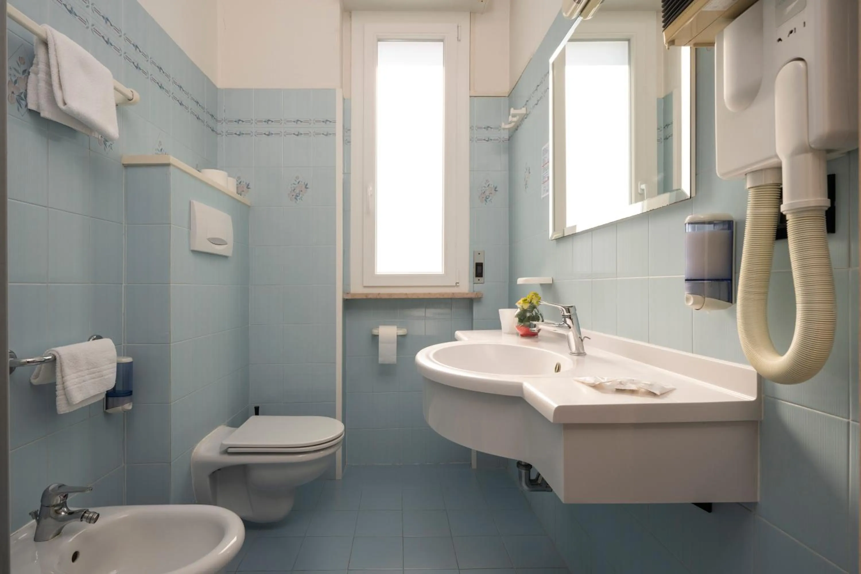 Shower in Hotel Mondial