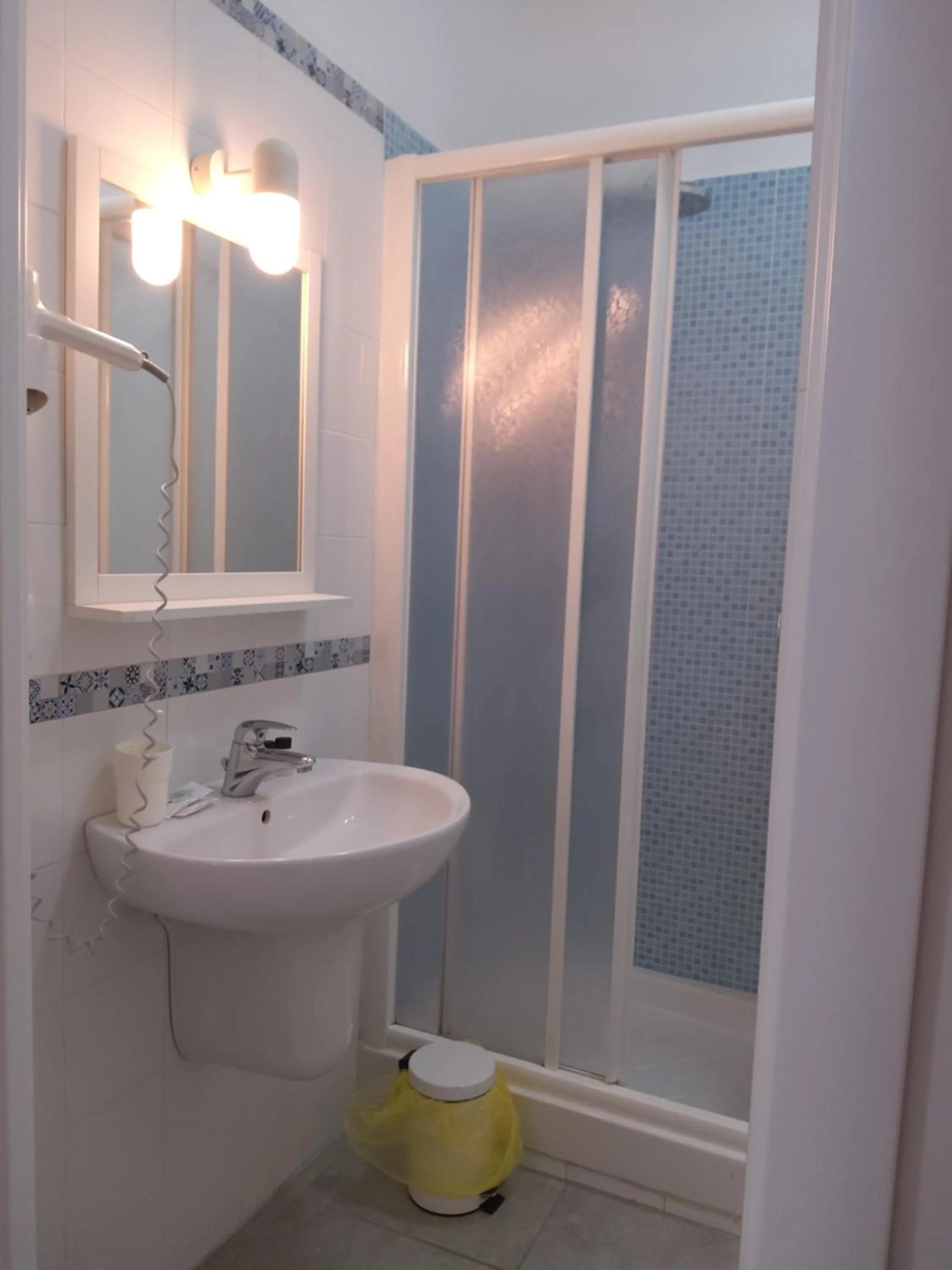 Bathroom in Hotel La Rosetta Scauri