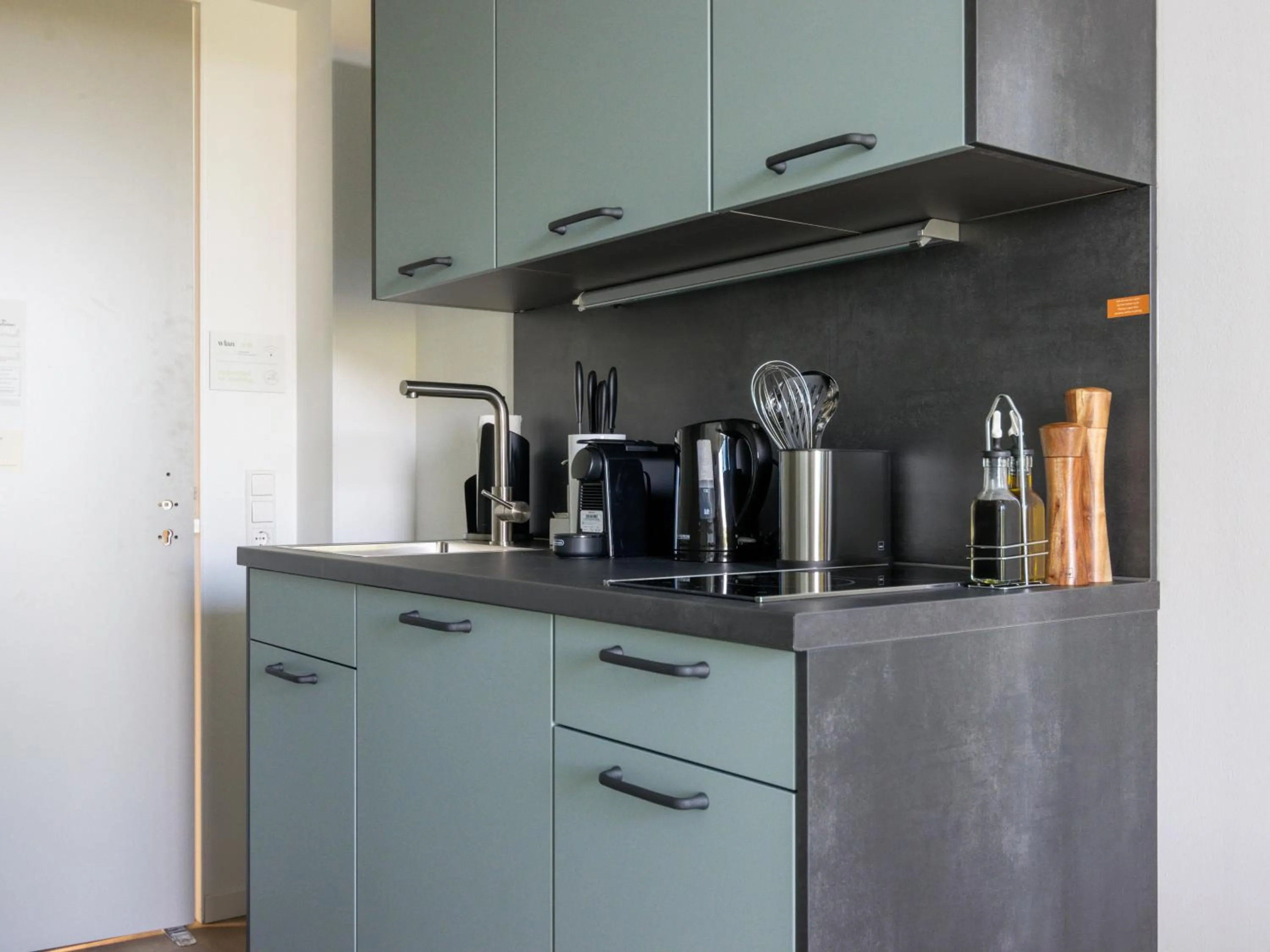 Coffee/tea facilities in Limehome Eindhoven Gashouder