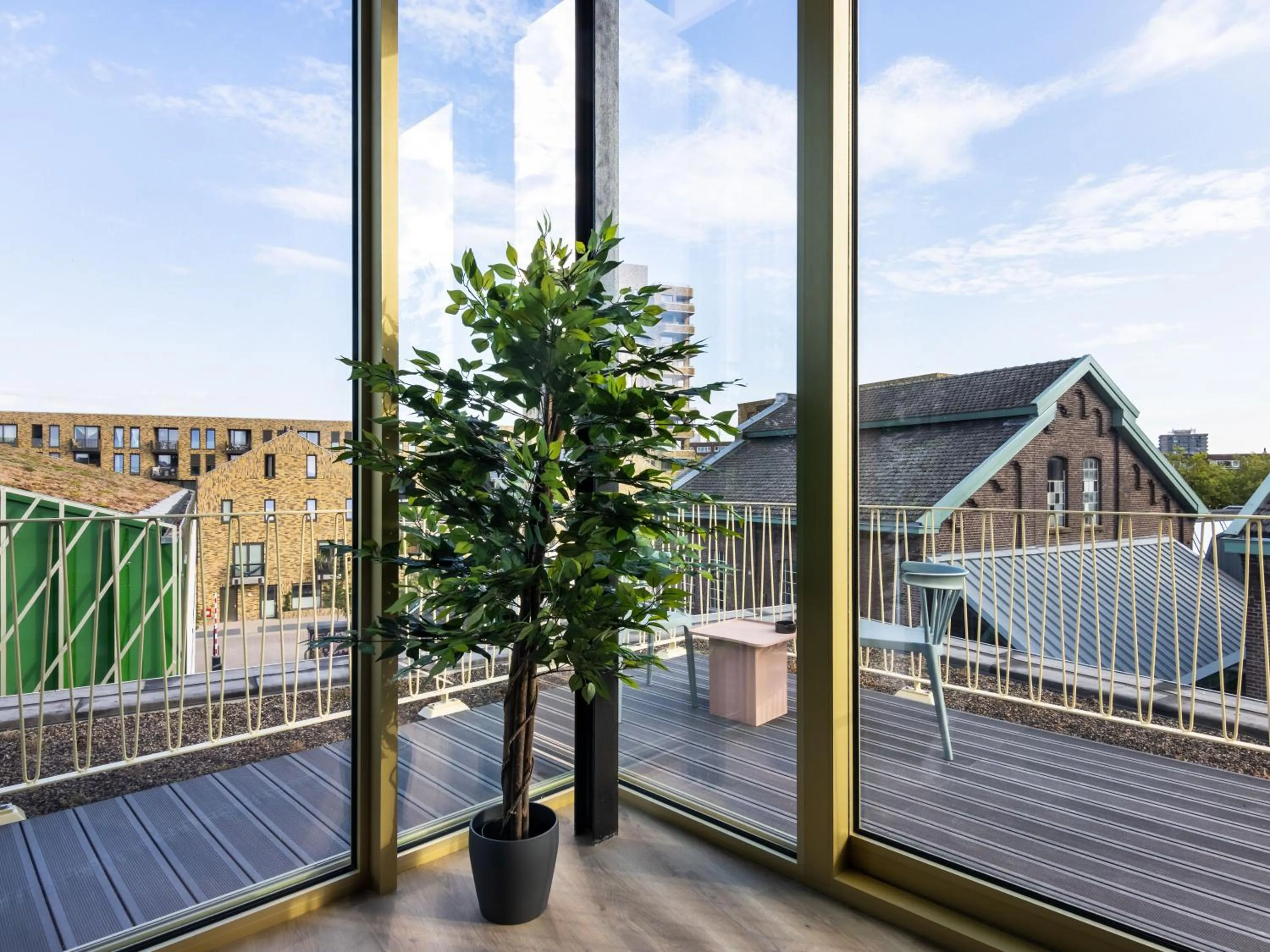 Patio in Limehome Eindhoven Gashouder