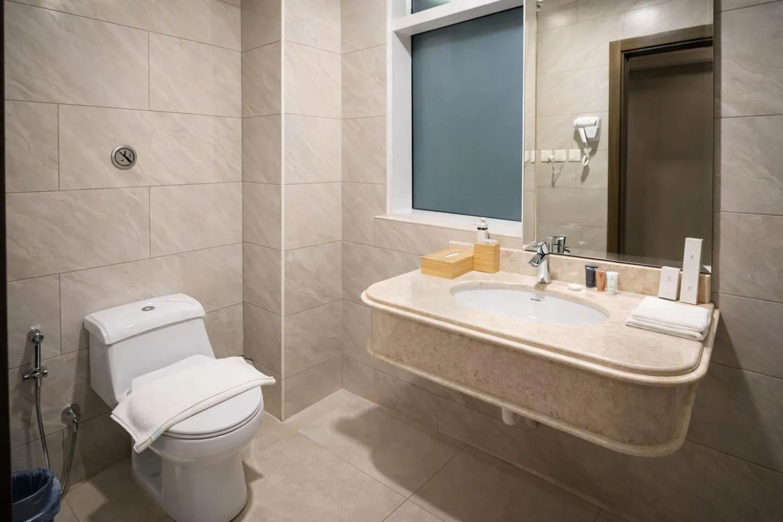 Toilet in Eliana Hotel