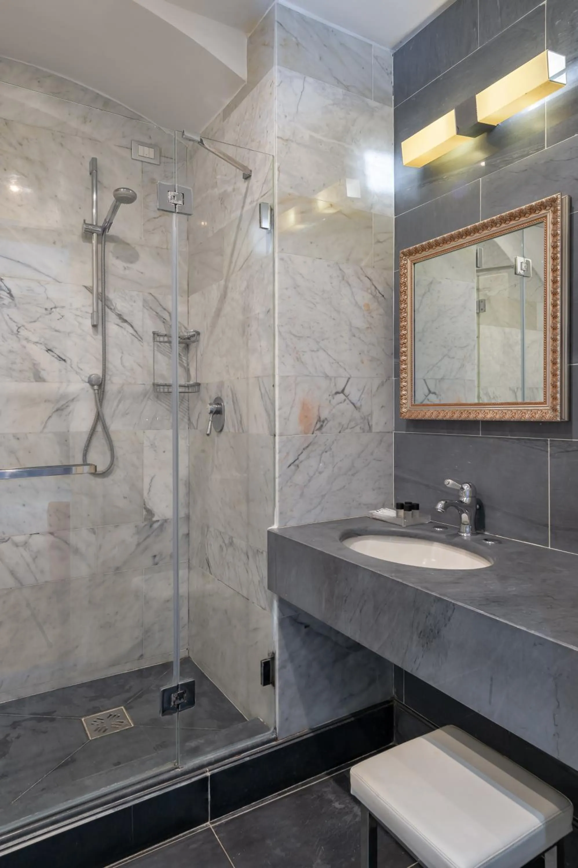 Bathroom in Hotel Principe Torlonia