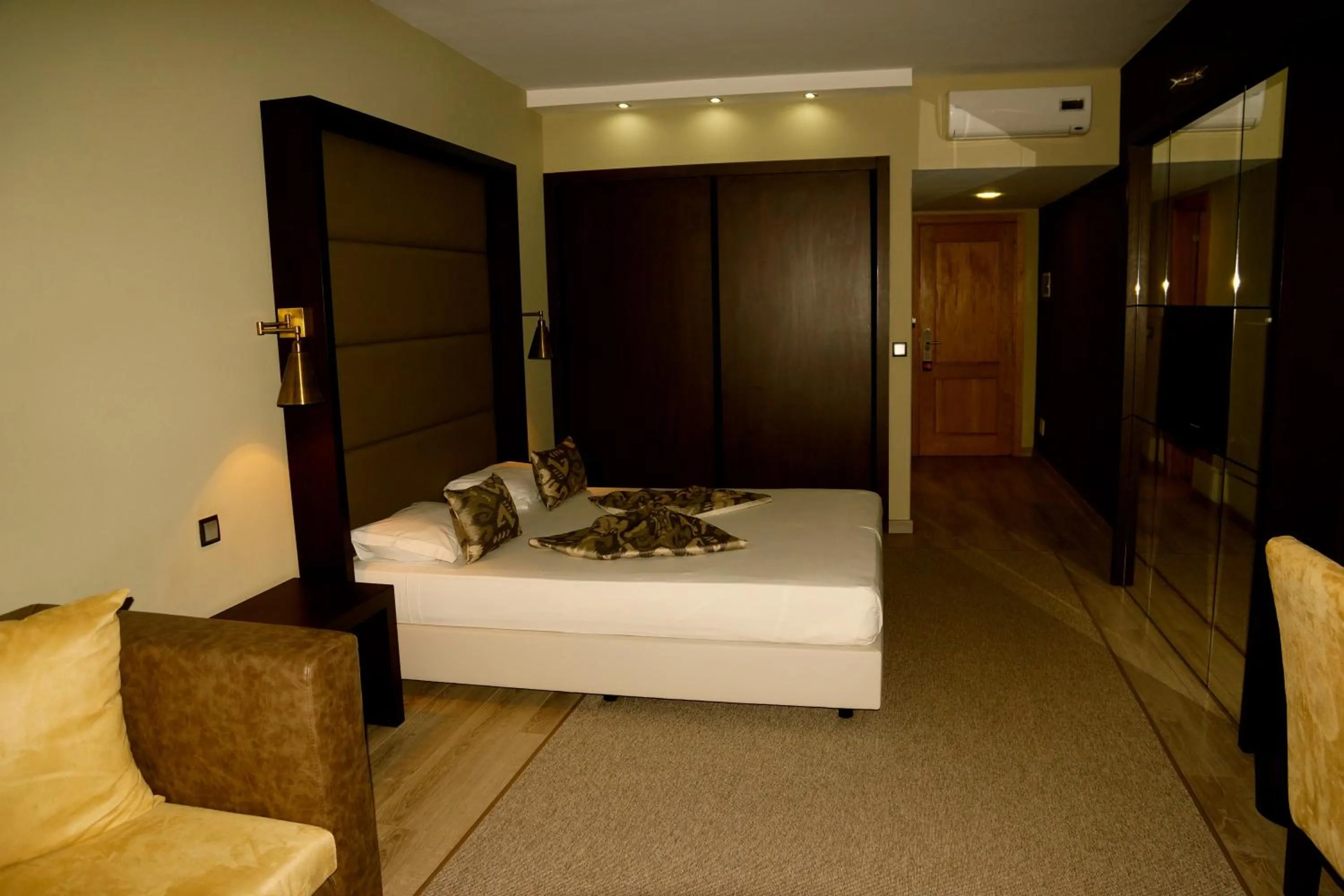 Photo of the whole room, Bed in Hotel Praia Confort