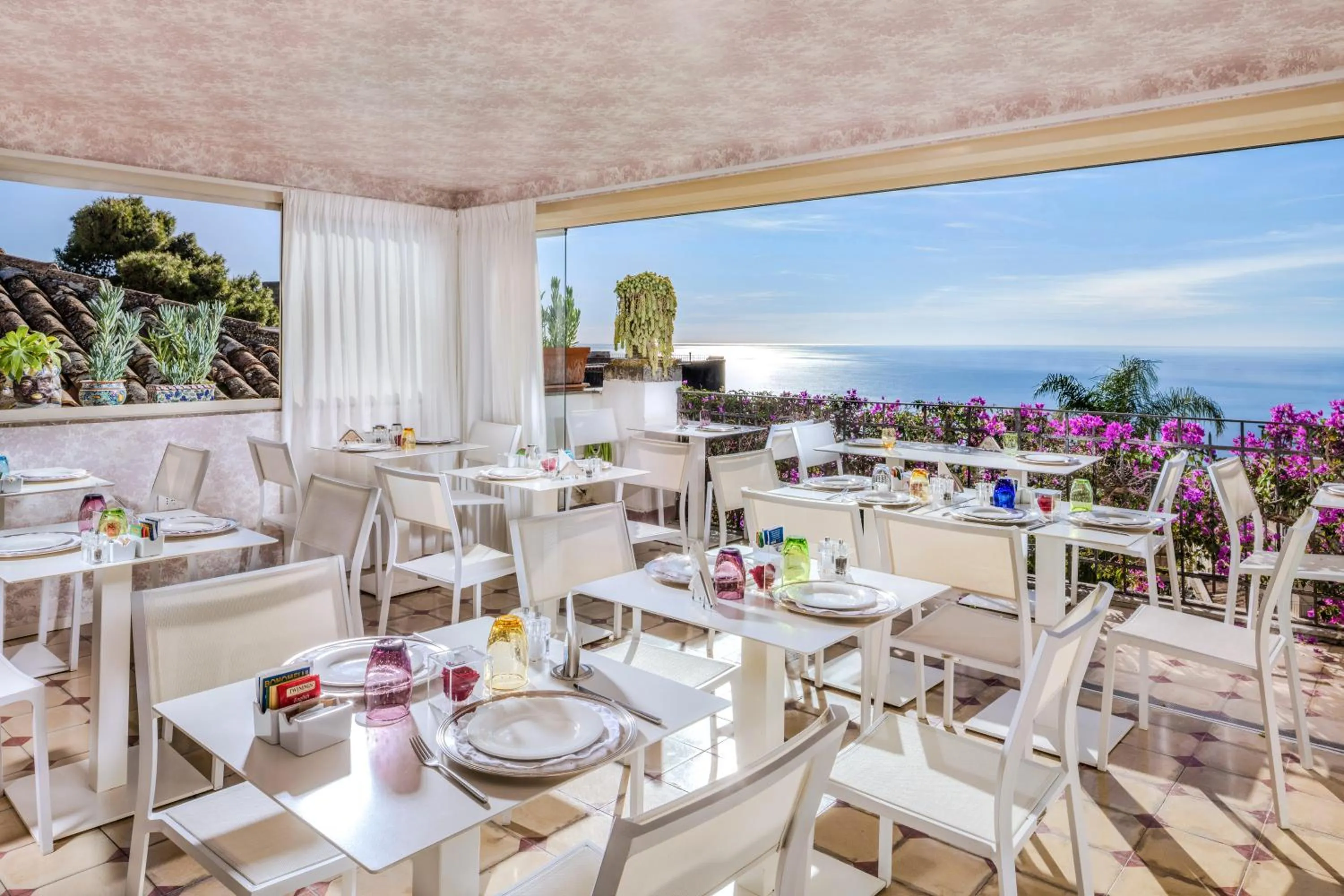 Restaurant/places to eat in Hotel Villa Taormina