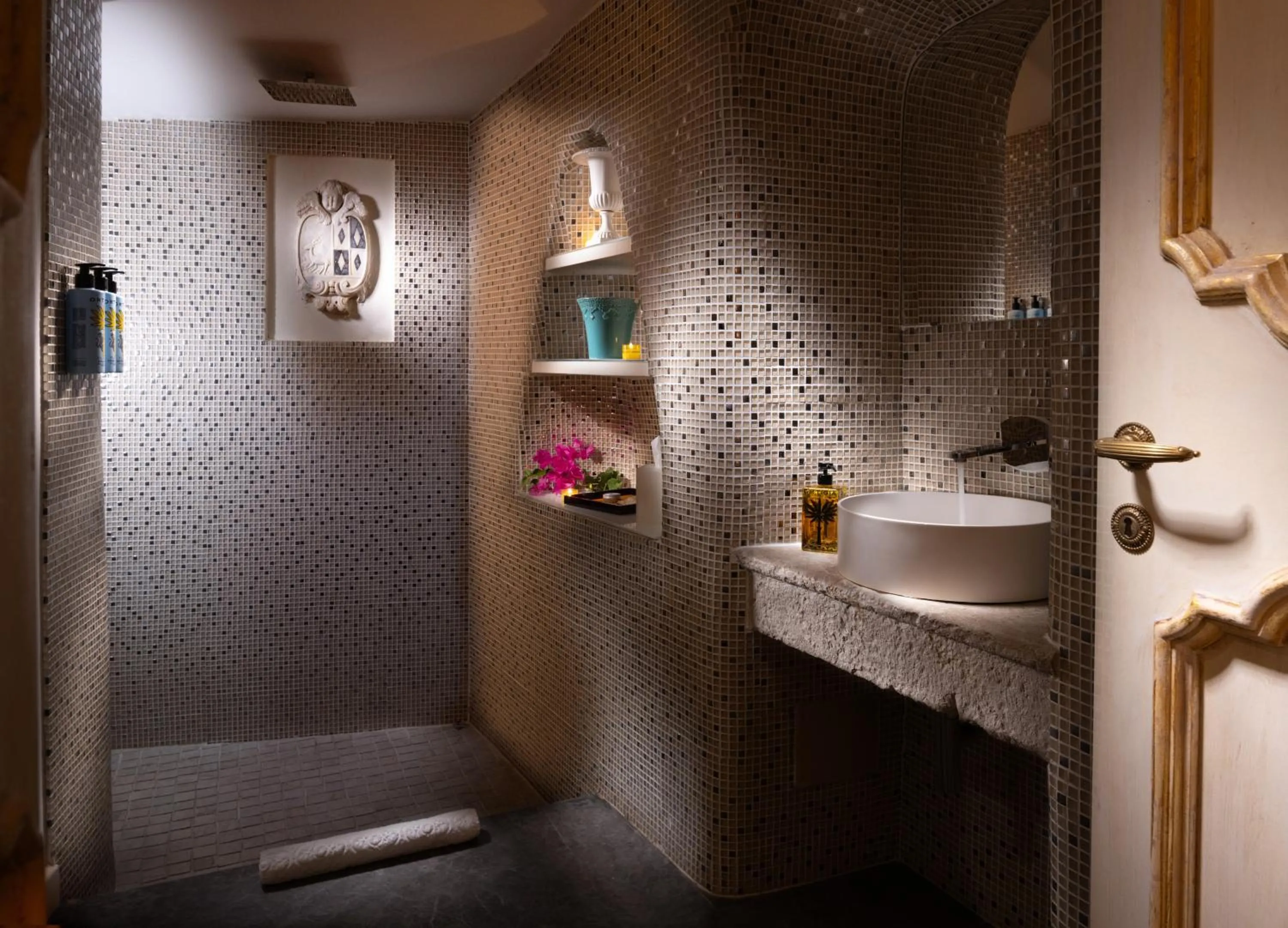 Shower in Hotel Villa Taormina