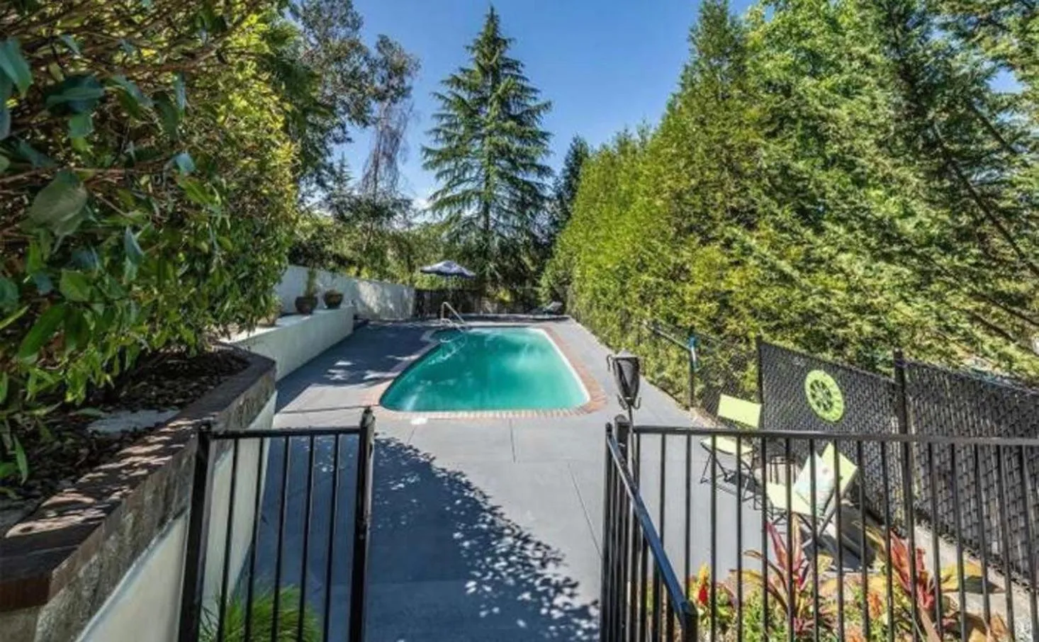 Chef's Kitchen Pool Bright, Spacious 4 Bed