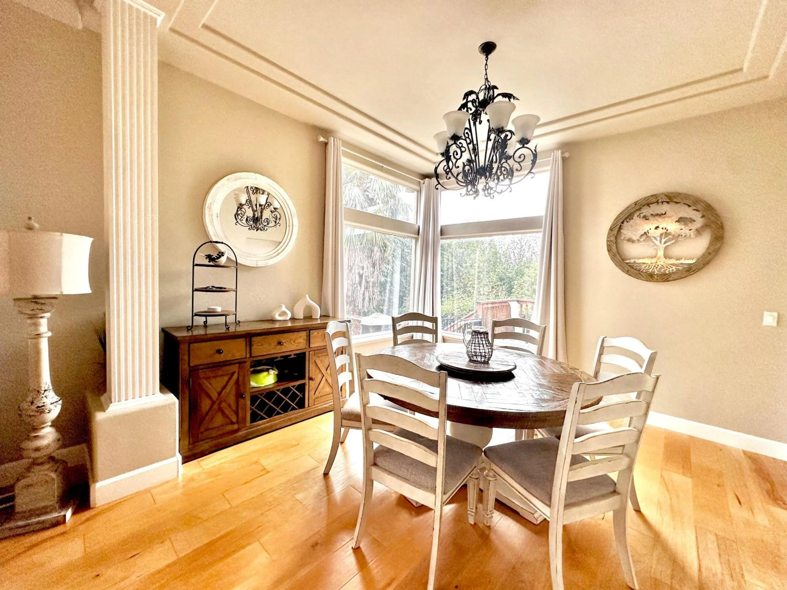 Chef's Kitchen Pool Bright, Spacious 4 Bed