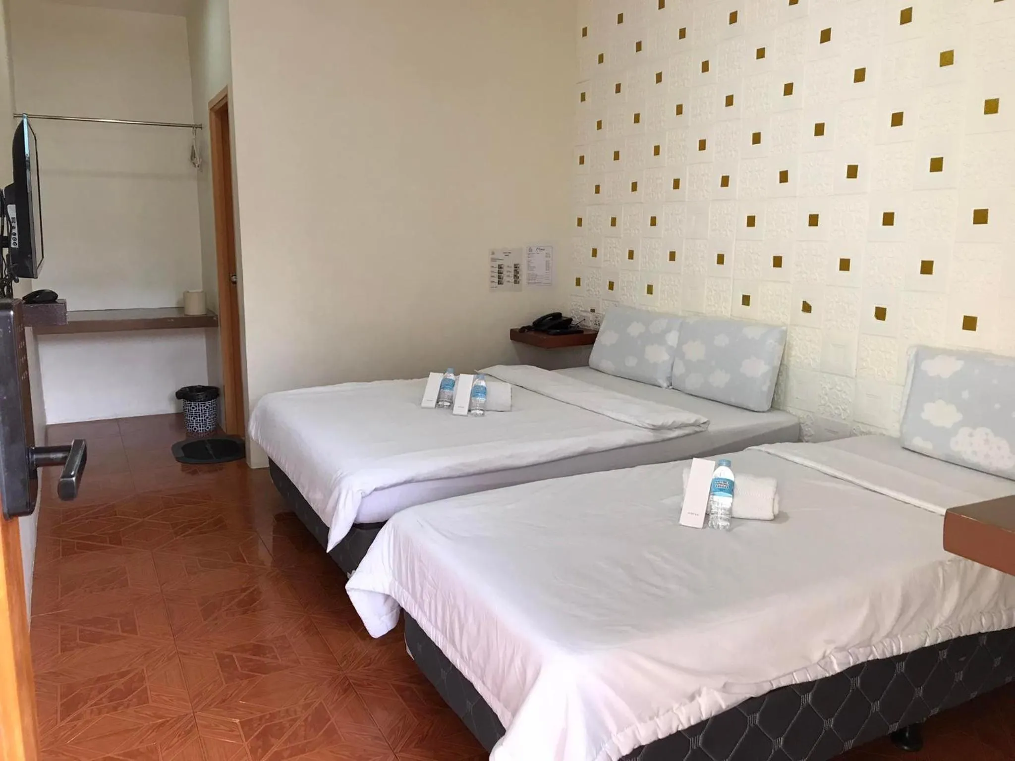 Bed in I'm Inn Hotel Sorsogon near SM or Terminal