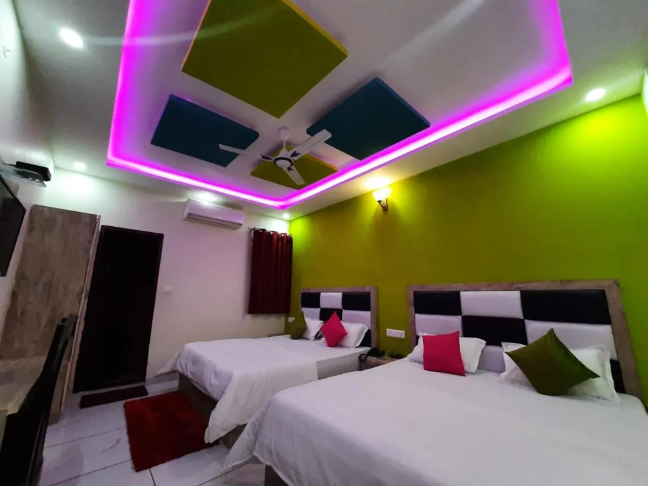 Photo of the whole room, Bed in AK Residency