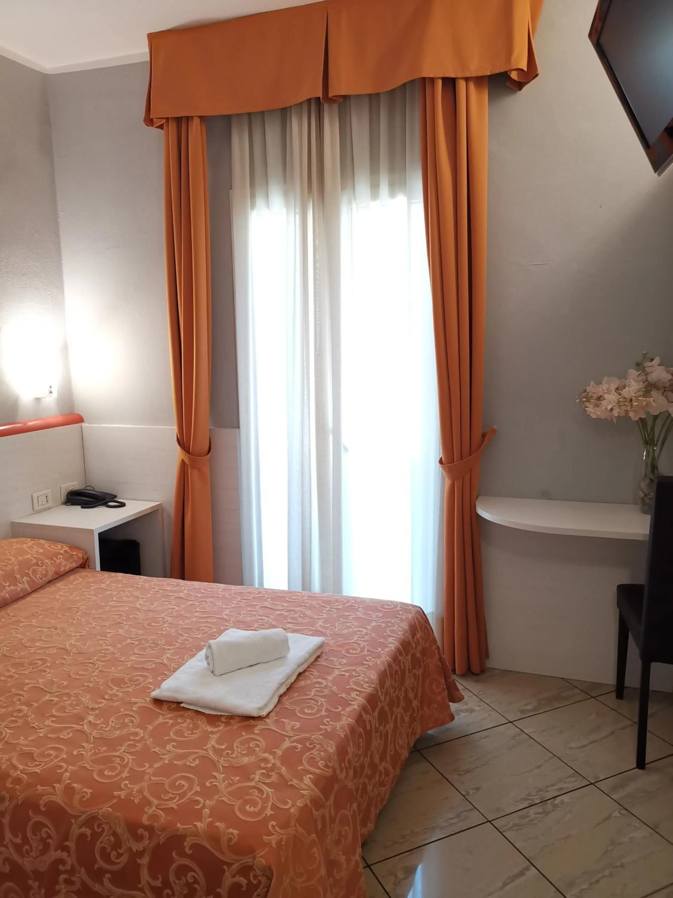 Bed in Hotel Brianza