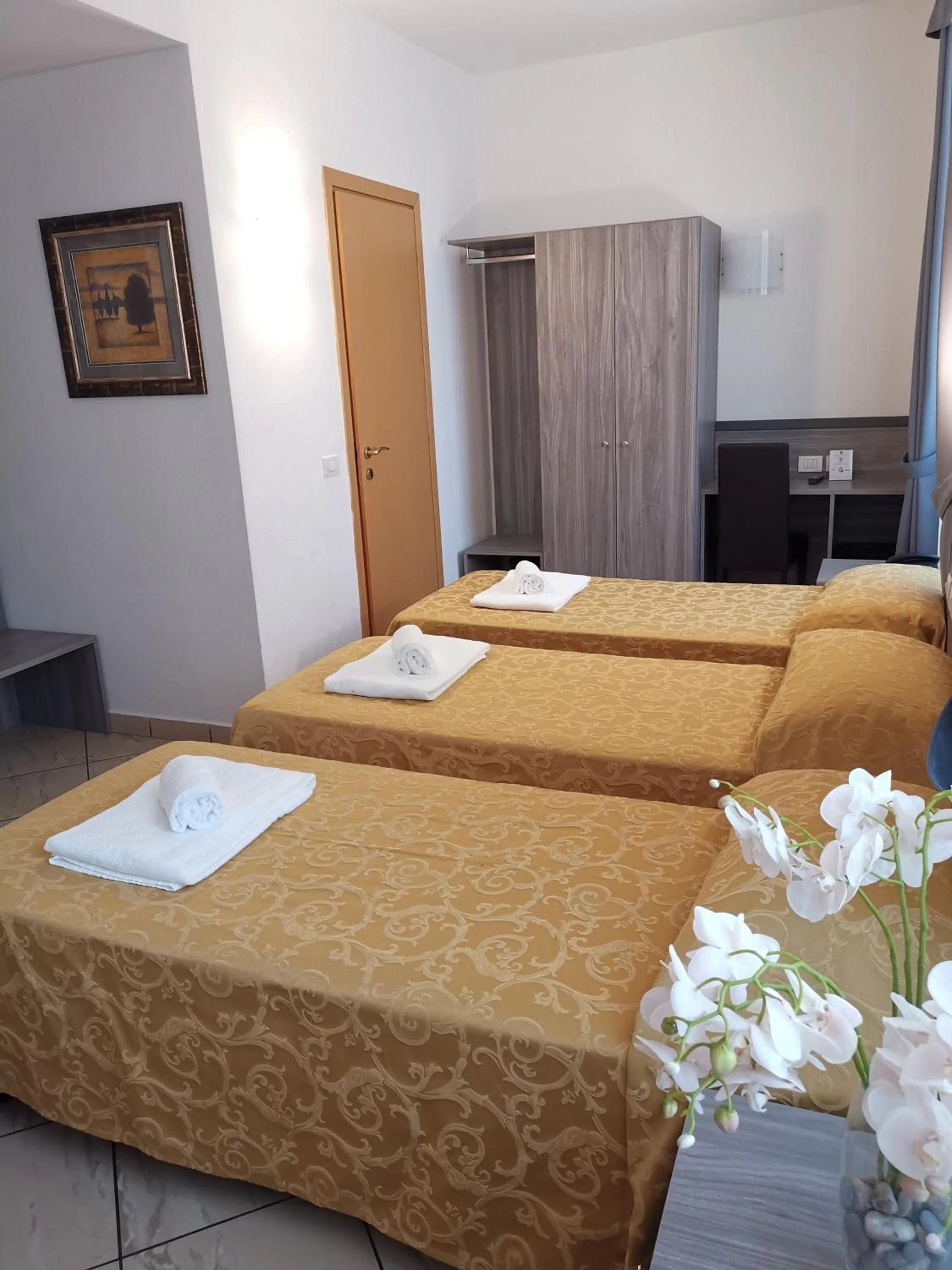 Bedroom, Bed in Hotel Brianza