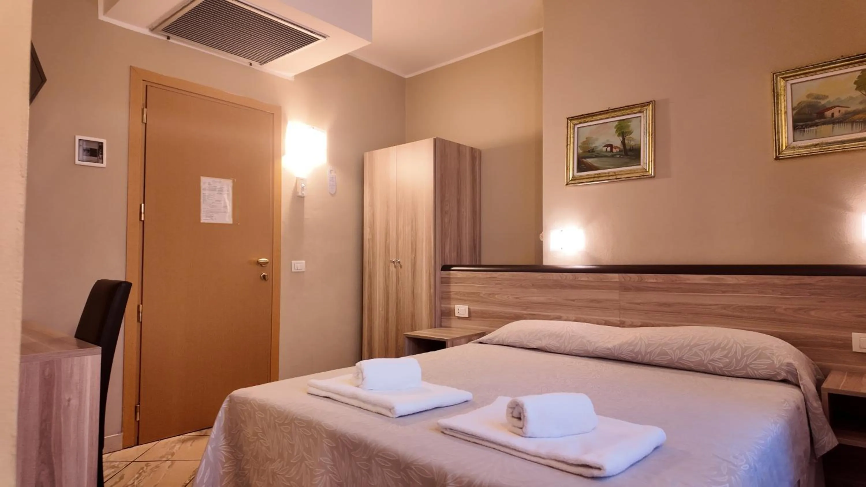 Bed in Hotel Brianza