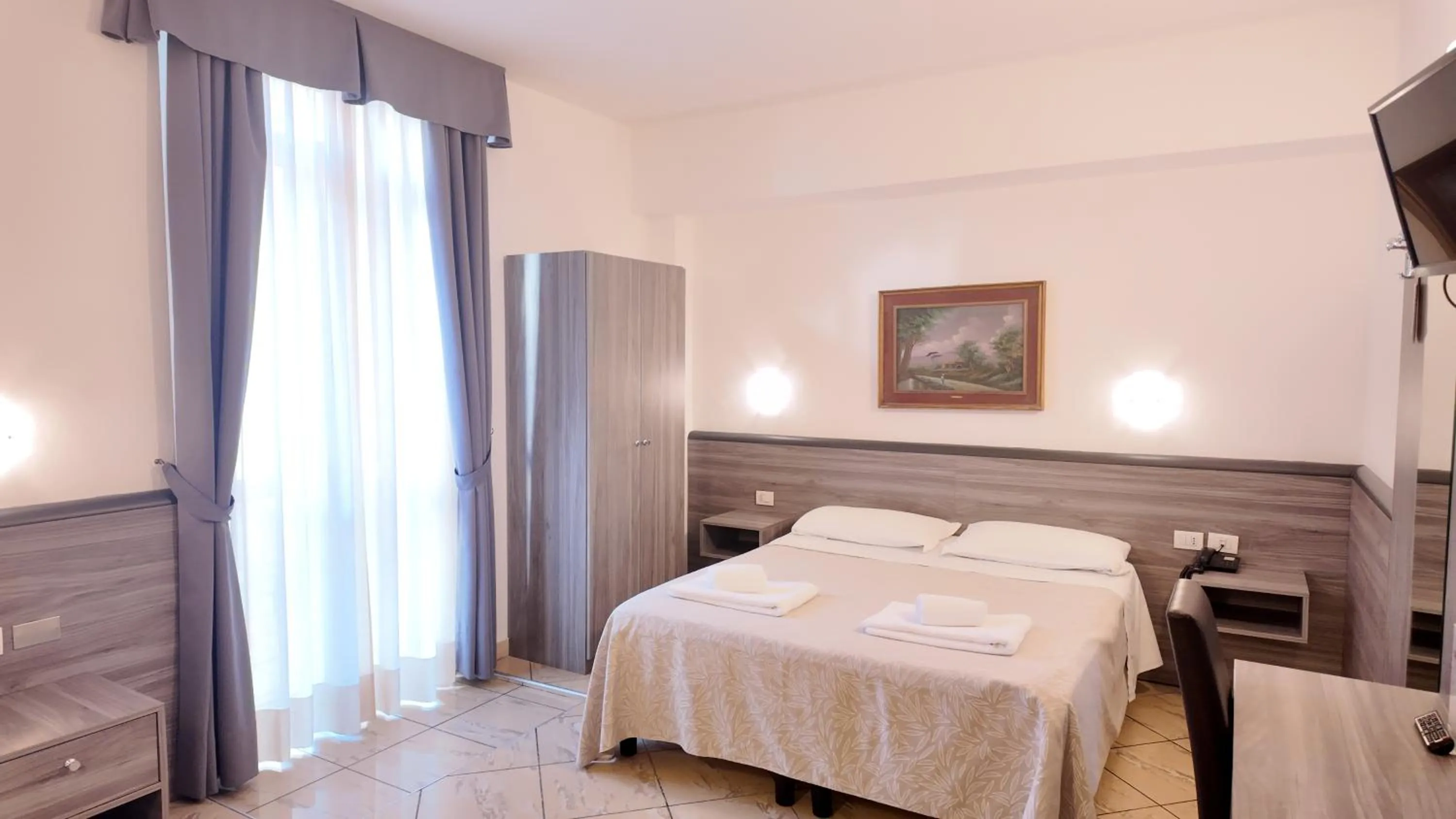 Bed in Hotel Brianza