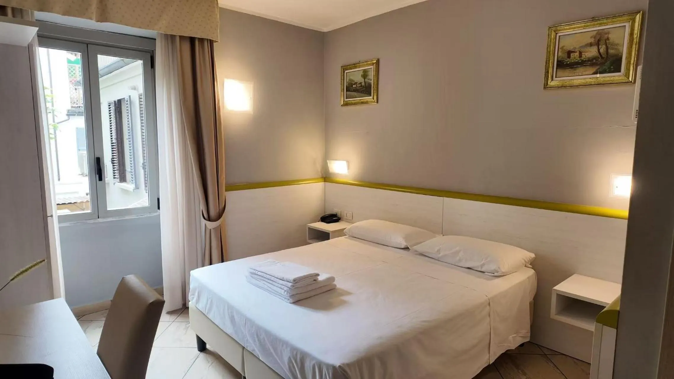 Bedroom, Bed in Hotel Brianza